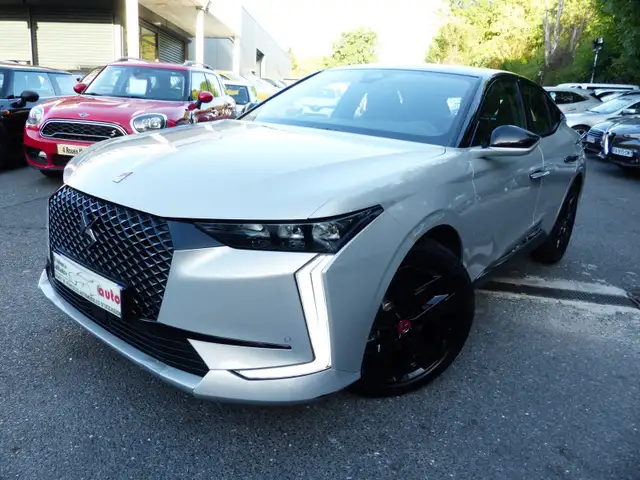 DS Automobiles DS 4