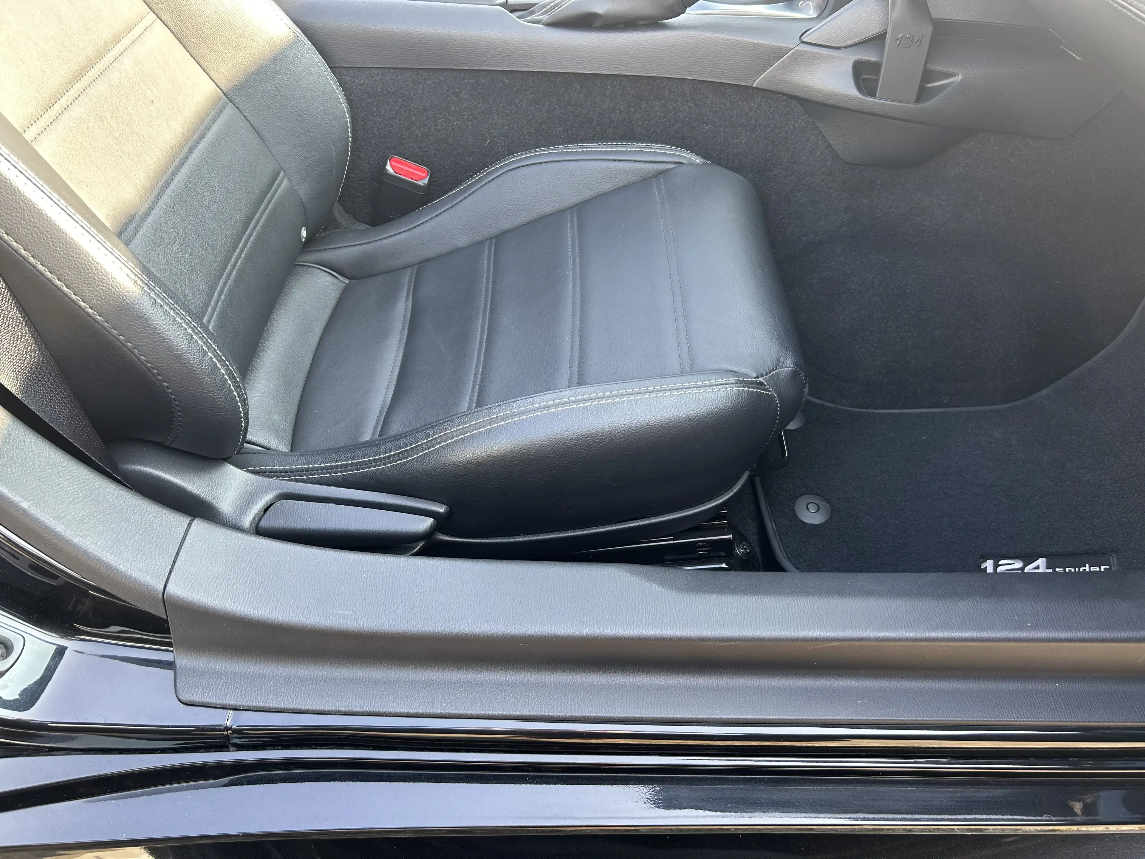 Fiat 124 Spider Lusso*Automatik*Kamera*Navigation*8fach Bereift — photo 10