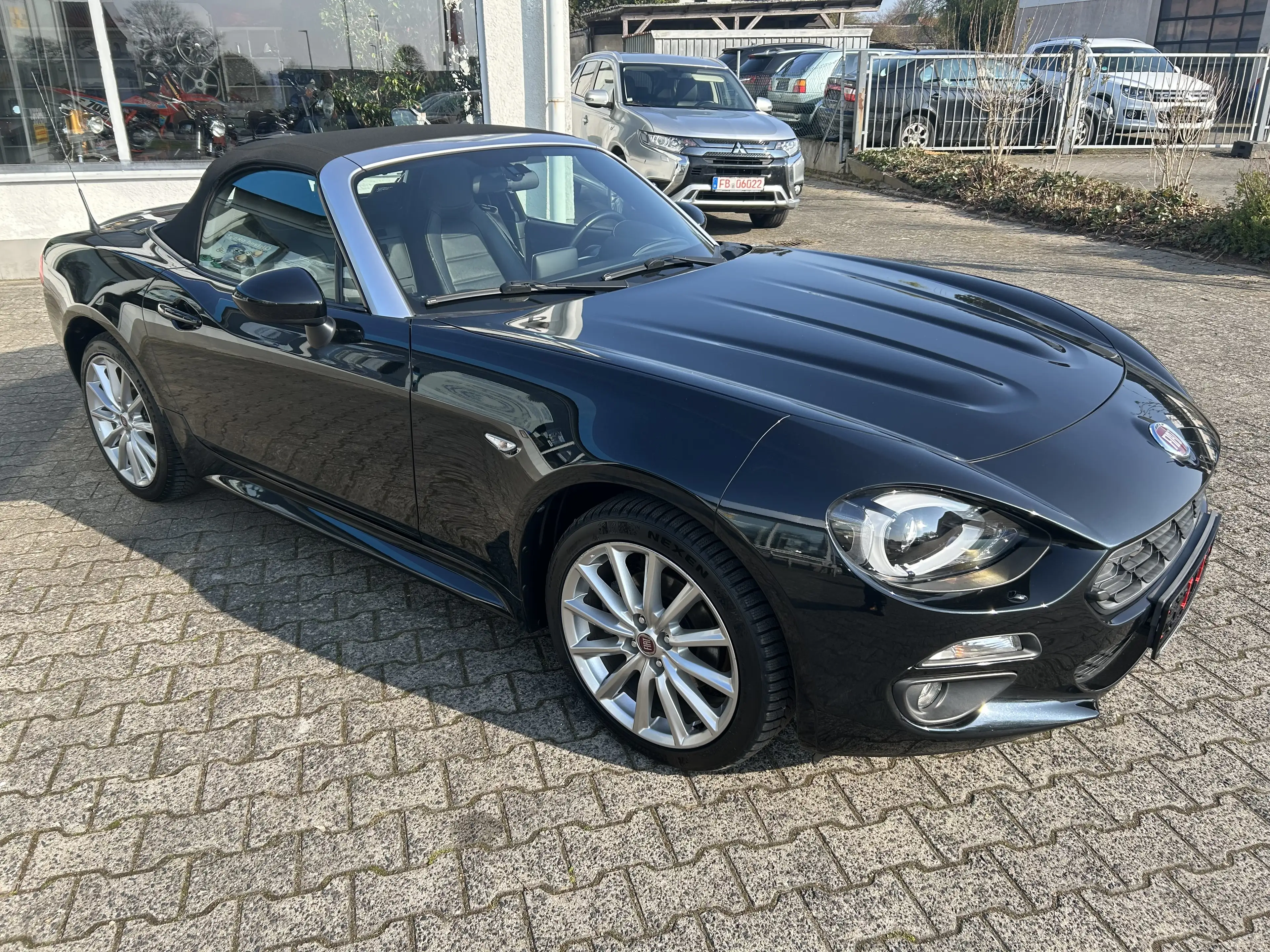 Fiat 124 Spider Lusso*Automatik*Kamera*Navigation*8fach Bereift — photo 2