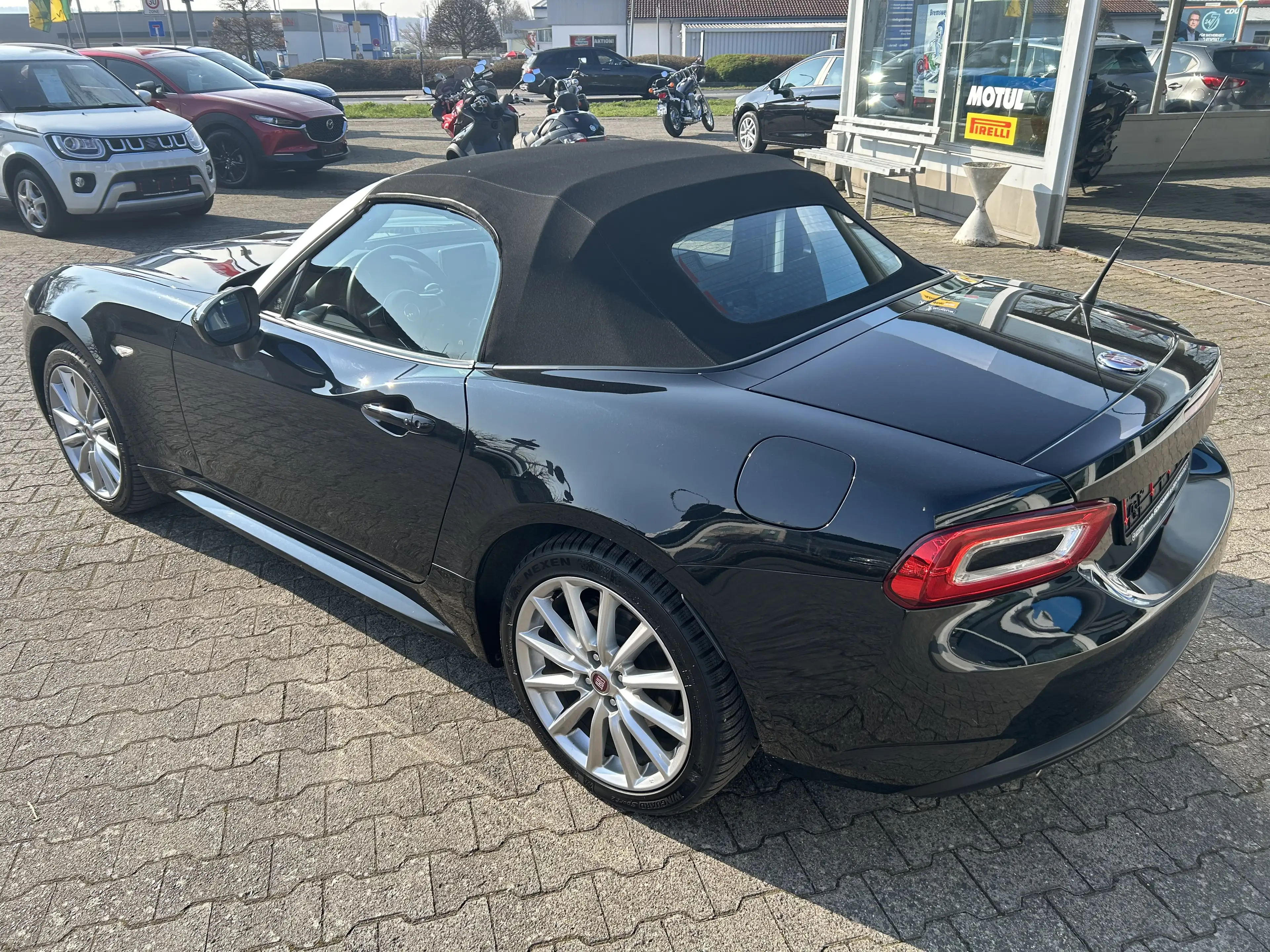 Fiat 124 Spider Lusso*Automatik*Kamera*Navigation*8fach Bereift — photo 4