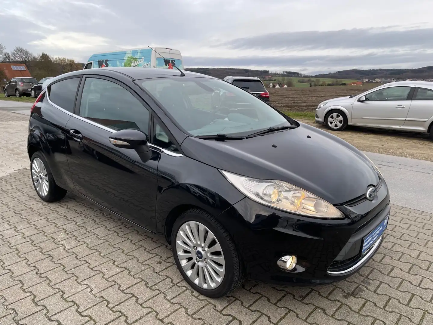 Ford Fiesta Titanium Schwarz - 2