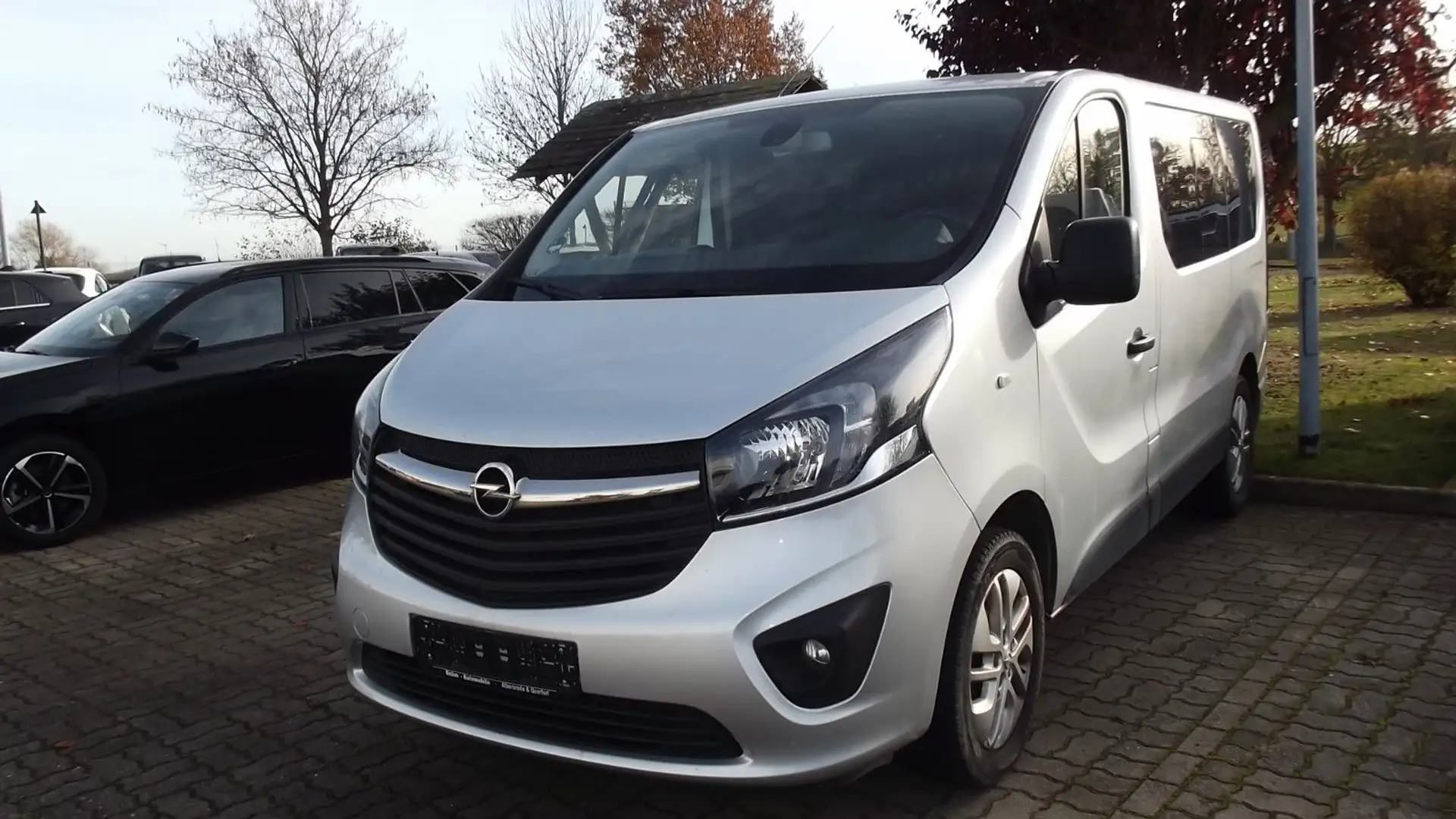 Opel Vivaro B Kasten/Kombi Combi L1H1  2,7t Silber - 1