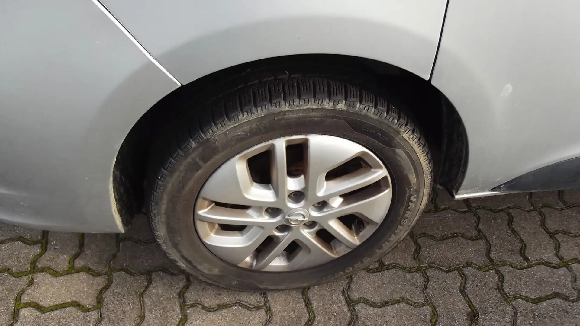 Opel Vivaro B Kasten/Kombi Combi L1H1  2,7t Silber - 2