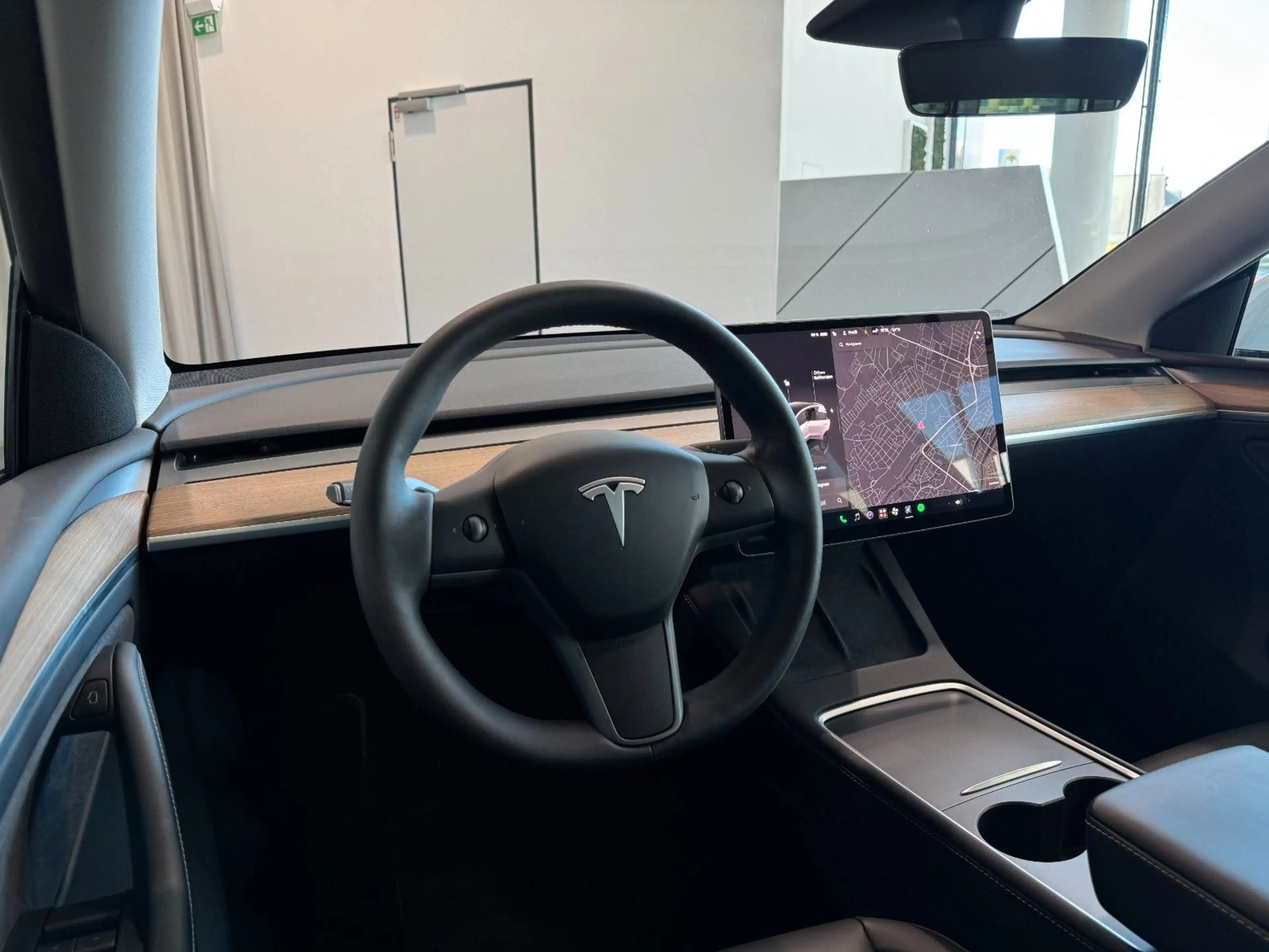 Tesla Model Y AWD Long Range Dual Motor Panorama AHK — photo 4