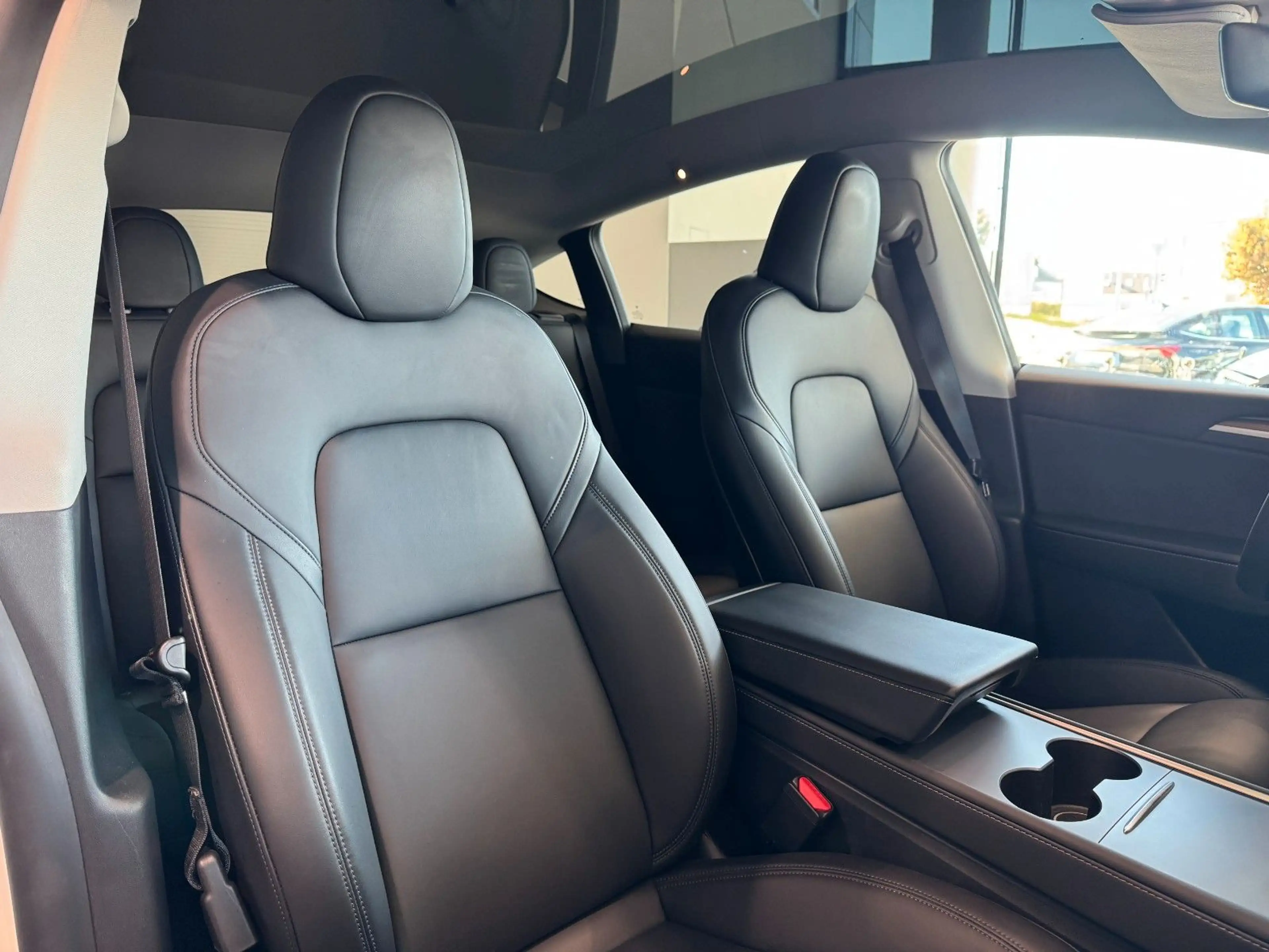 Tesla Model Y AWD Long Range Dual Motor Panorama AHK — photo 17