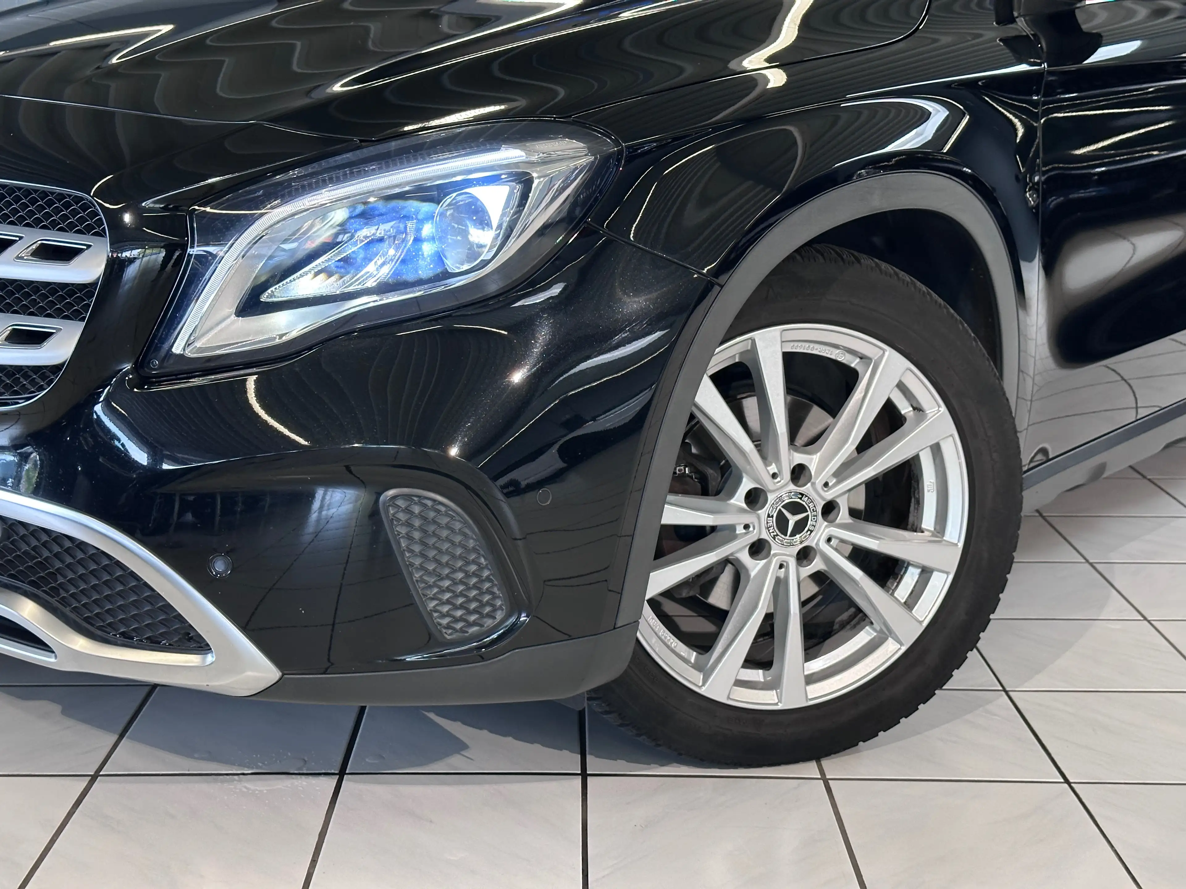 Mercedes-Benz GLA 200 GLA 200 Urban Automatik /LED/NAVI/PDC/SHZ/AHK/ — photo 4