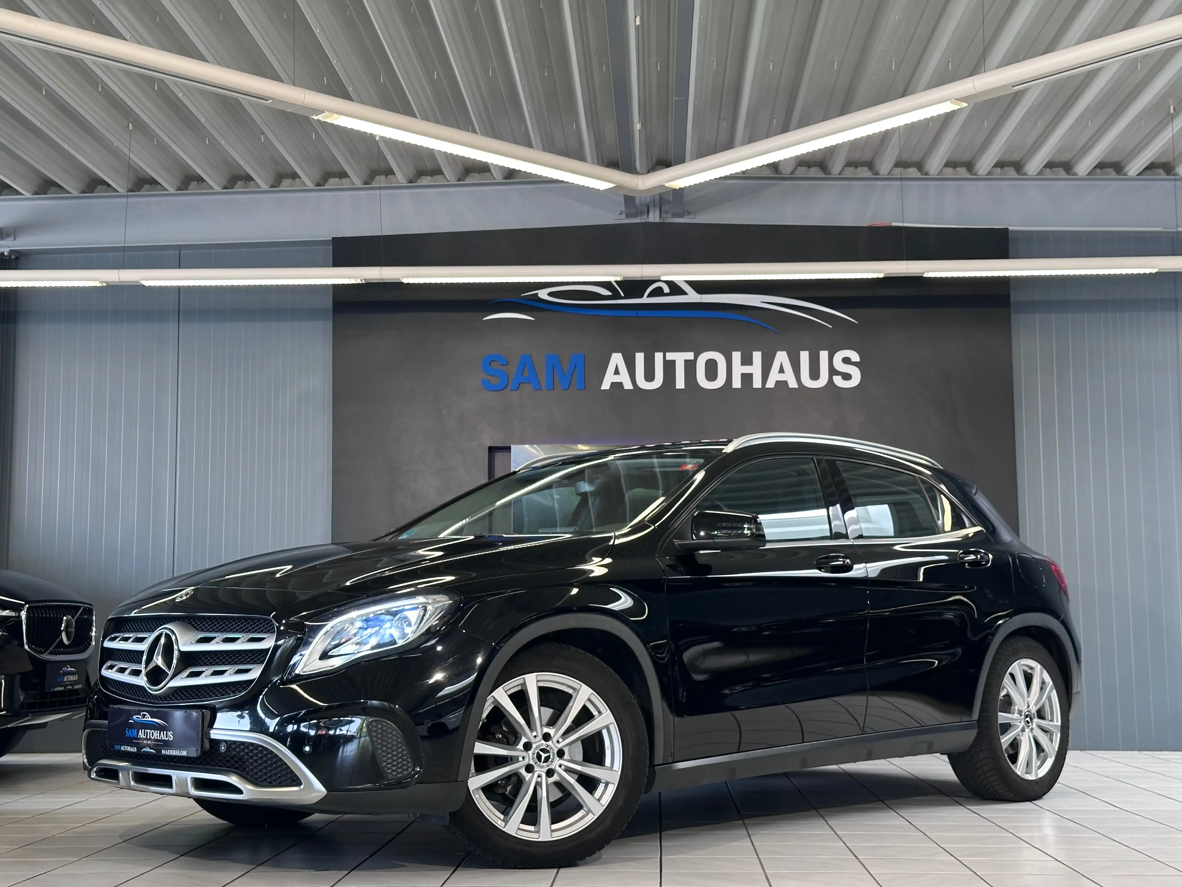 Mercedes-Benz GLA 200 GLA 200 Urban Automatik /LED/NAVI/PDC/SHZ/AHK/