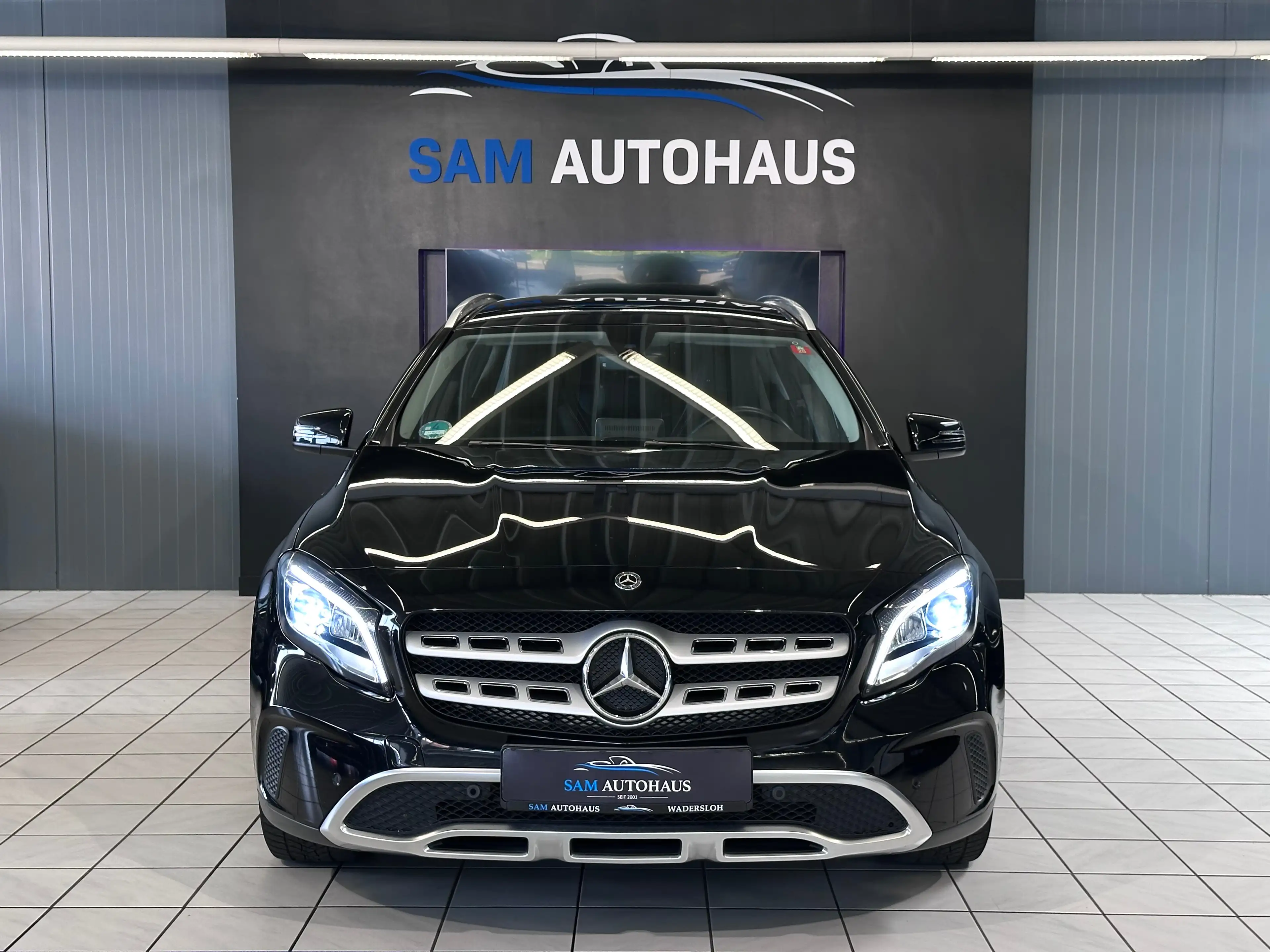 Mercedes-Benz GLA 200 GLA 200 Urban Automatik /LED/NAVI/PDC/SHZ/AHK/ — photo 3