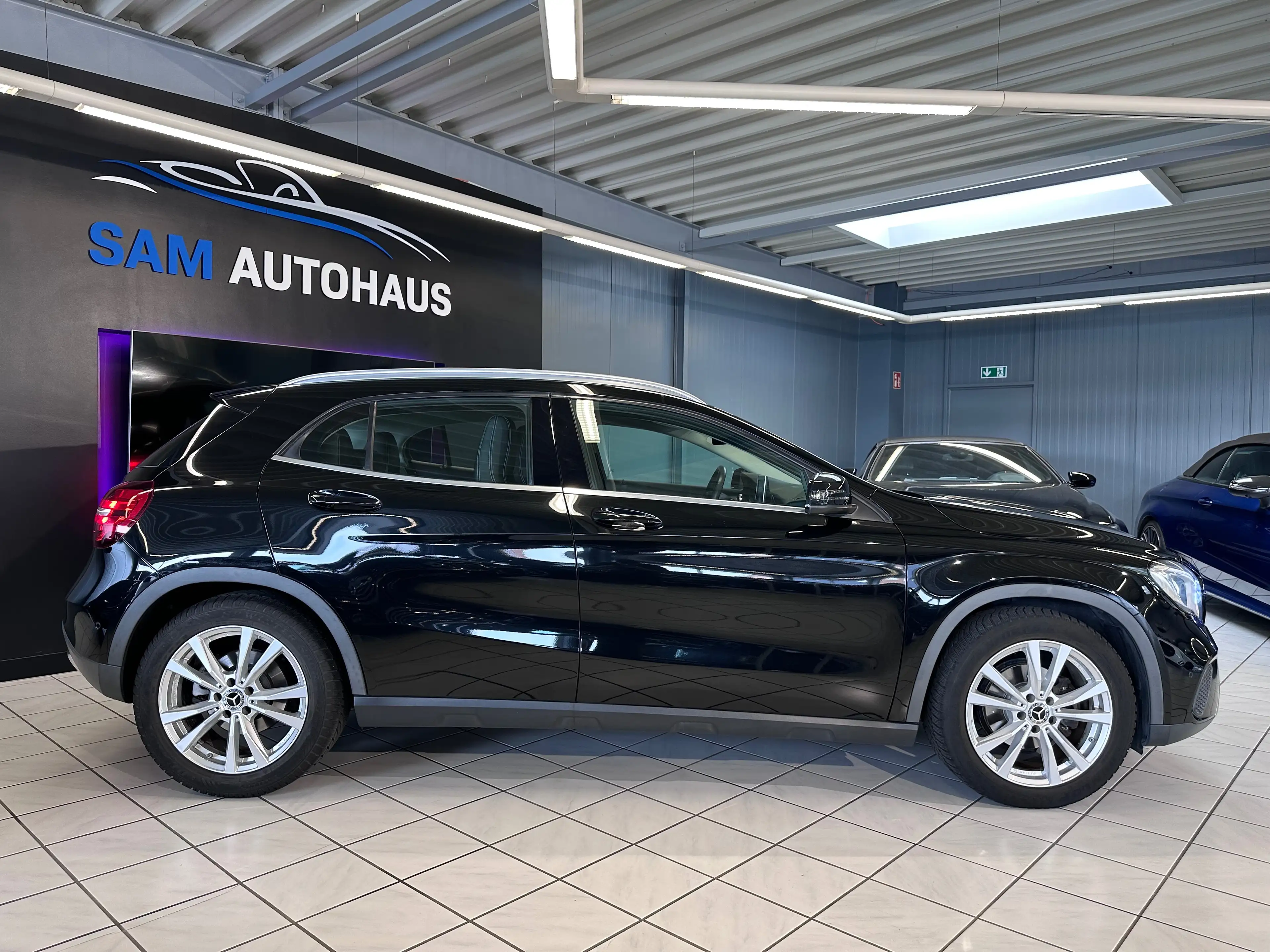Mercedes-Benz GLA 200 GLA 200 Urban Automatik /LED/NAVI/PDC/SHZ/AHK/ — photo 6