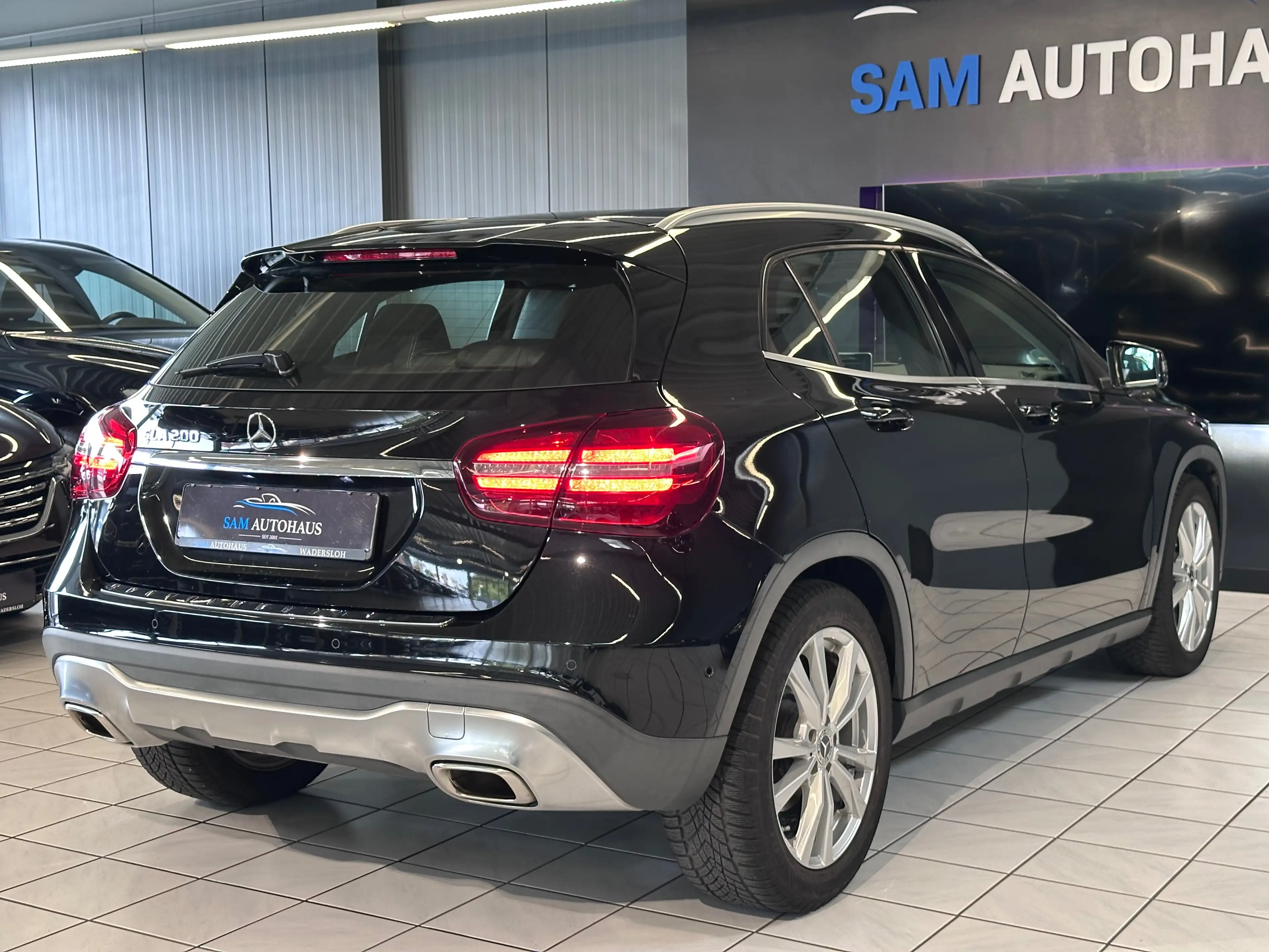 Mercedes-Benz GLA 200 GLA 200 Urban Automatik /LED/NAVI/PDC/SHZ/AHK/ — photo 7