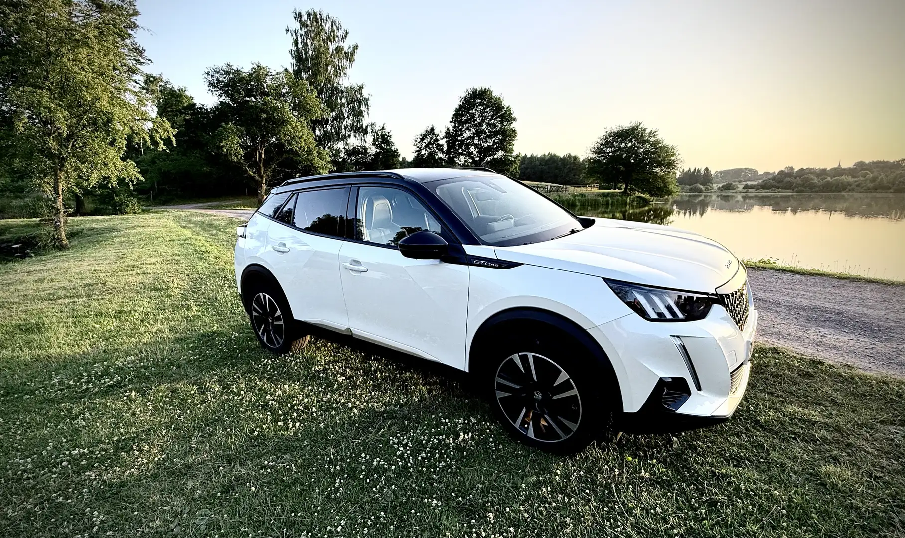 Peugeot 2008 1.5 BlueHDi GT Line S&S Blanc - 2