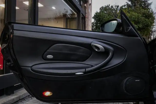 Porsche 911 view 12