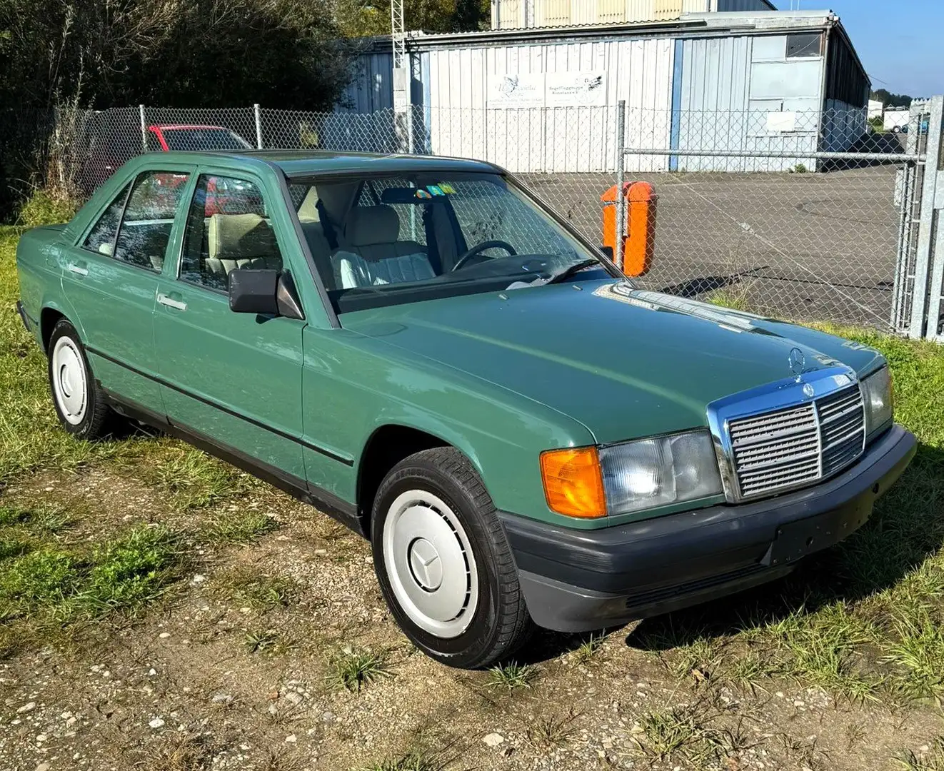 Mercedes-Benz 190 E 2.6 OLDTIMER Vert - 1