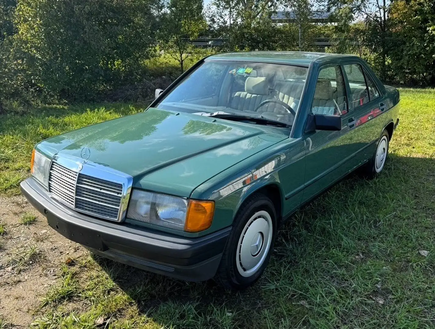 Mercedes-Benz 190 E 2.6 OLDTIMER Vert - 2