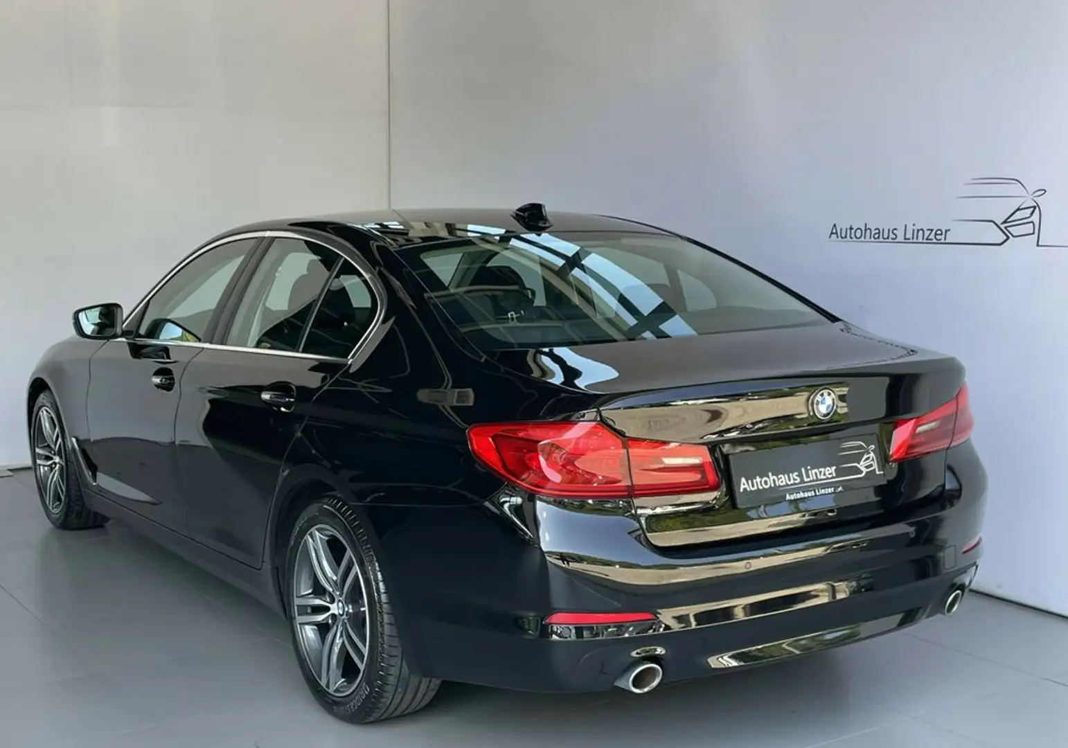 BMW 520 d Limo. *LED*AppleCarP*AmbienteB*PDC*NotAsisst* Schwarz - 2