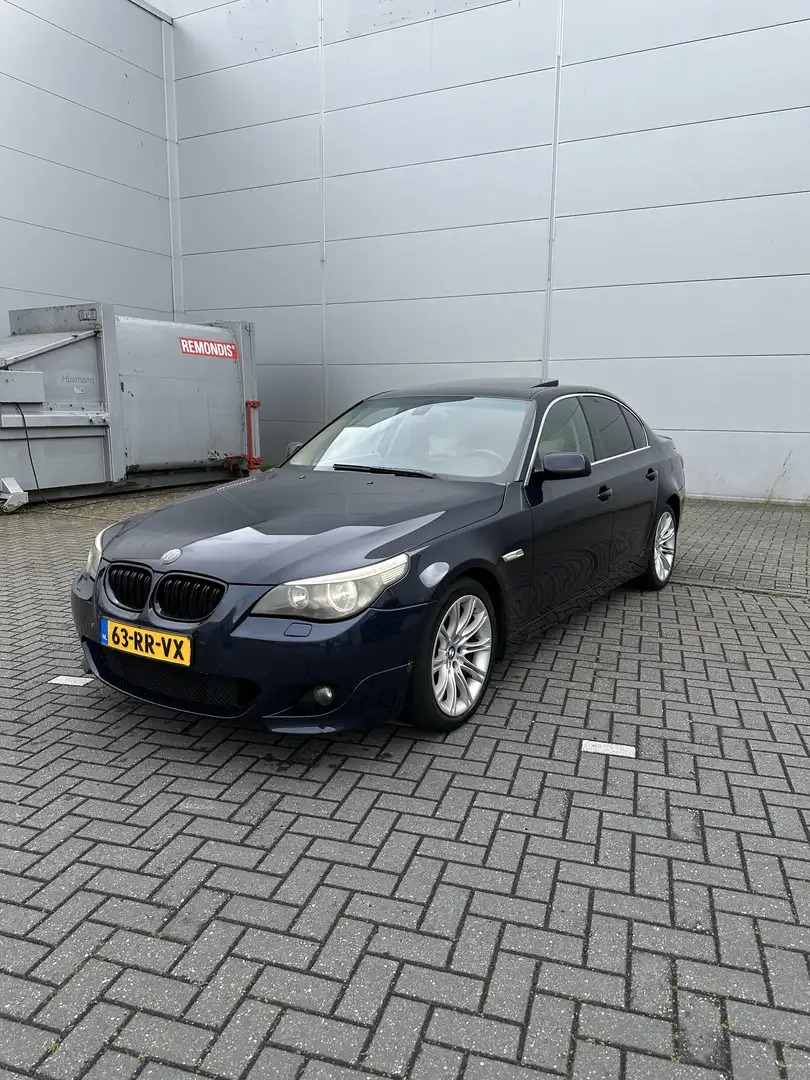BMW 523 523i Executive Modrá - 1