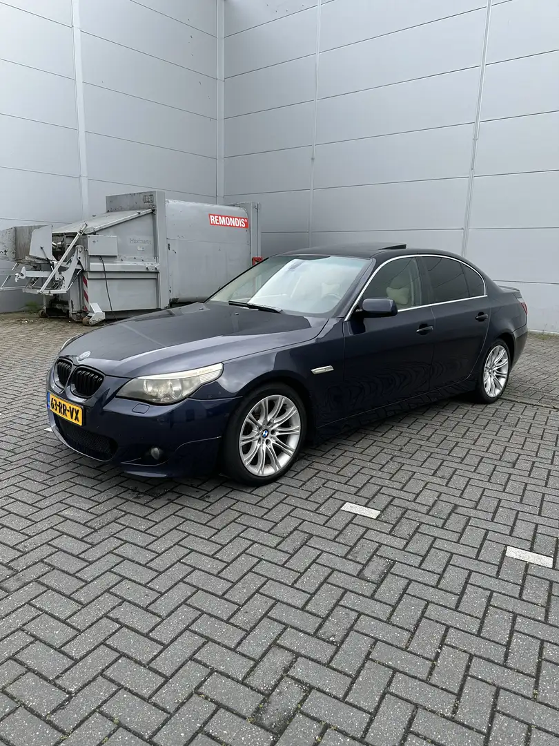BMW 523 523i Executive Modrá - 2