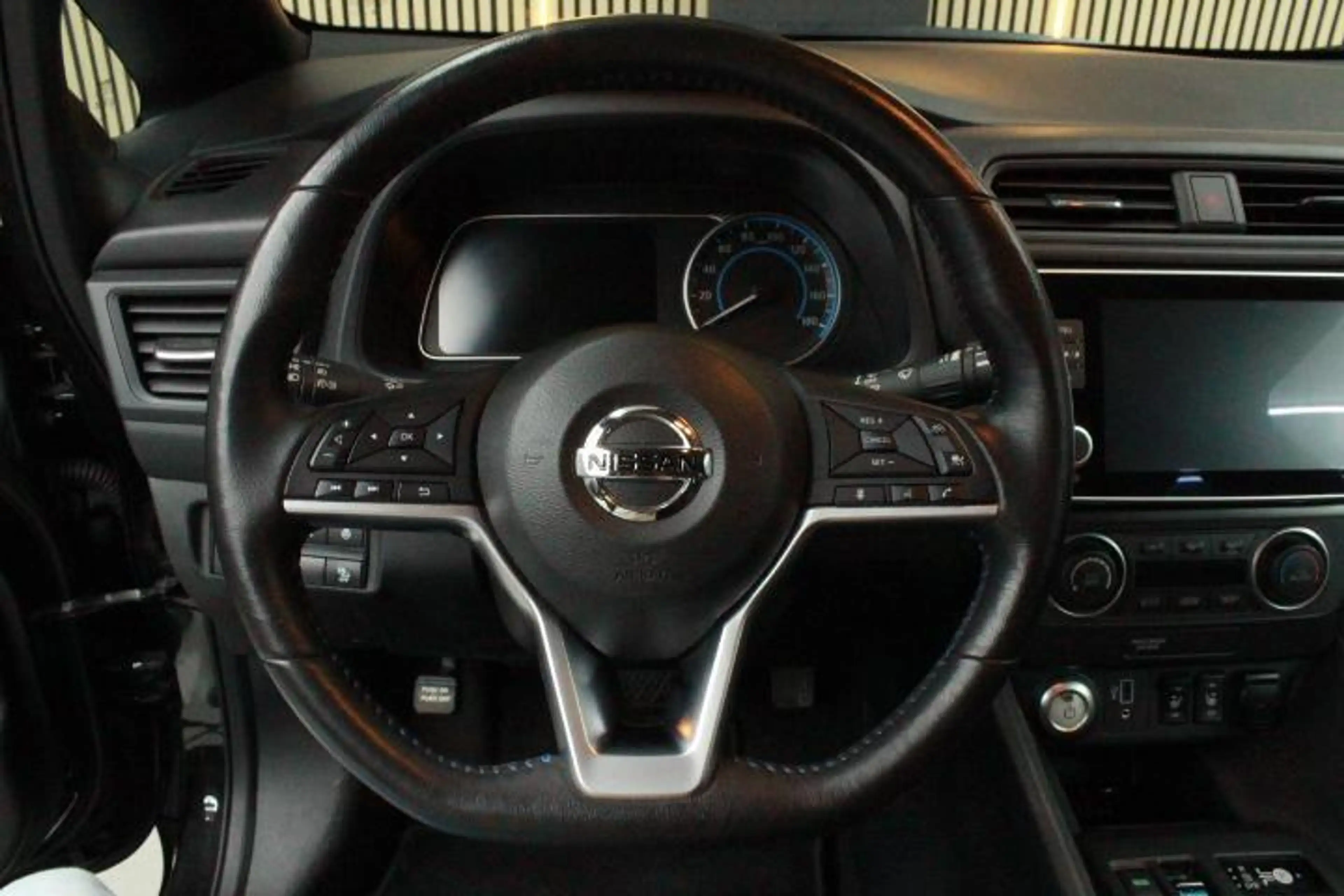 Nissan Leaf Acenta 40 kWh |Keyless |Stoel/Stuur verw |Camera — photo 9