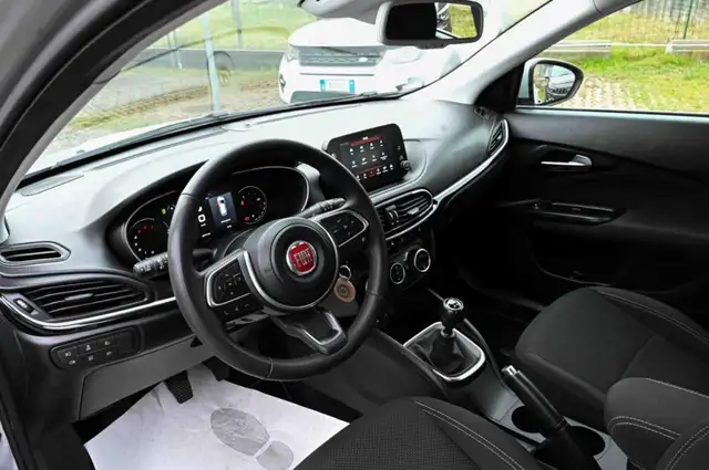 Fiat Tipo view 12