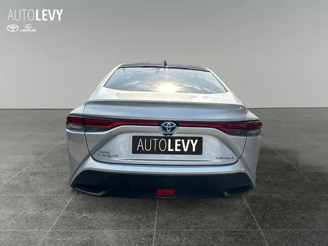 Toyota Mirai view 5