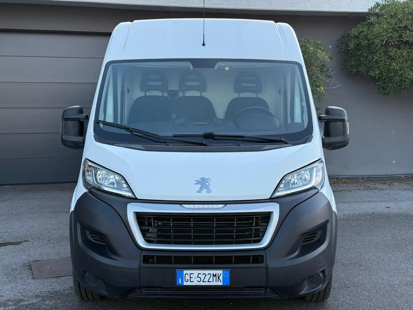 Peugeot Boxer 335 L3H2 2.2 BlueHDi 140cv S&S DISTRIBUZIONE NUOVA Bianco - 2
