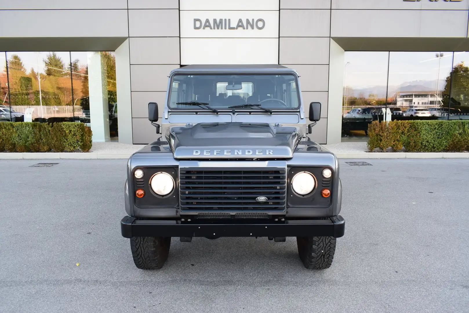 Land Rover Defender Defender 110 2.2 TD4 Station Wagon SE N1 AUTOCARRO Gris - 2