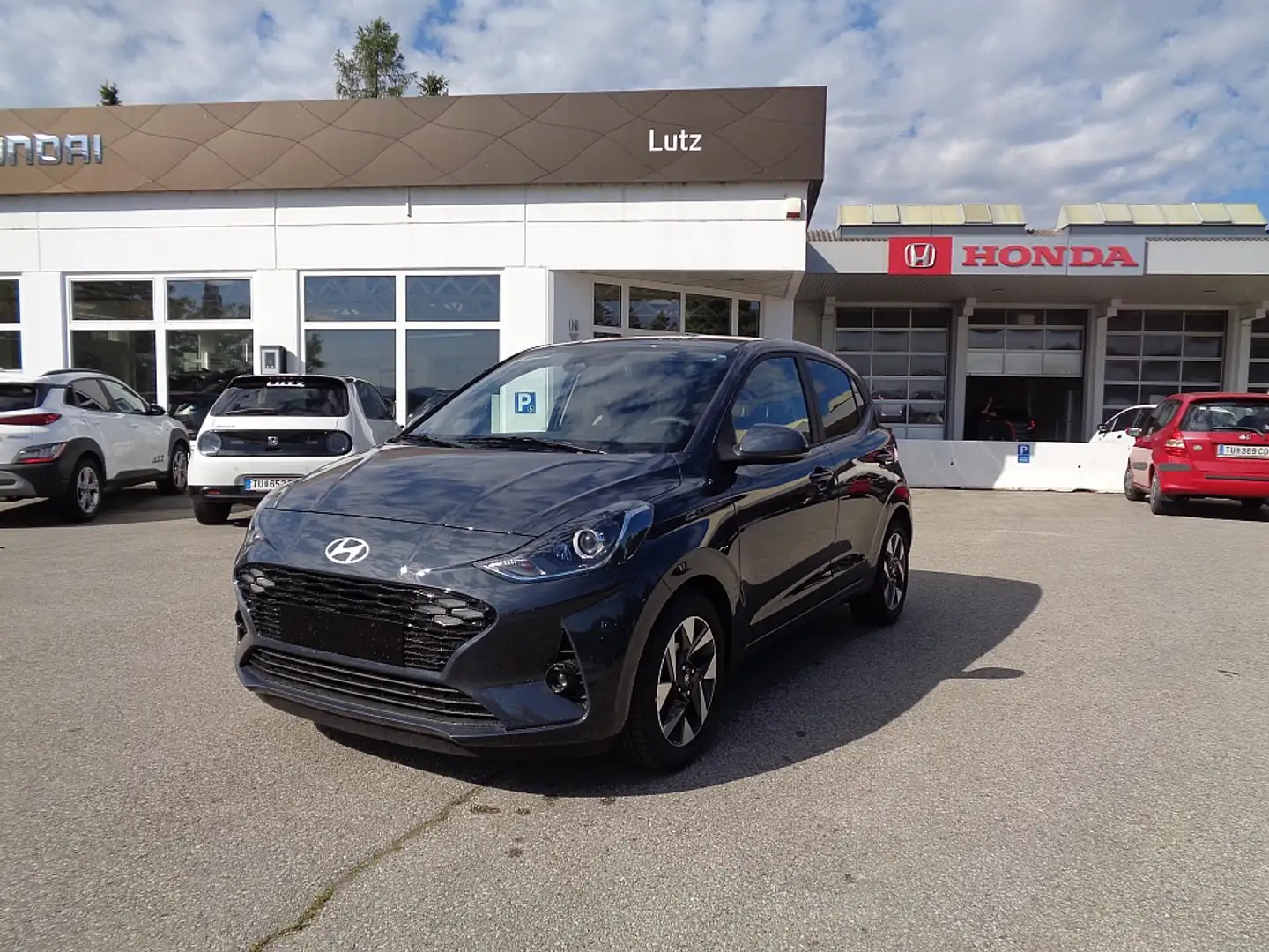 Hyundai i10 1,0 Trend Line Grau - 1