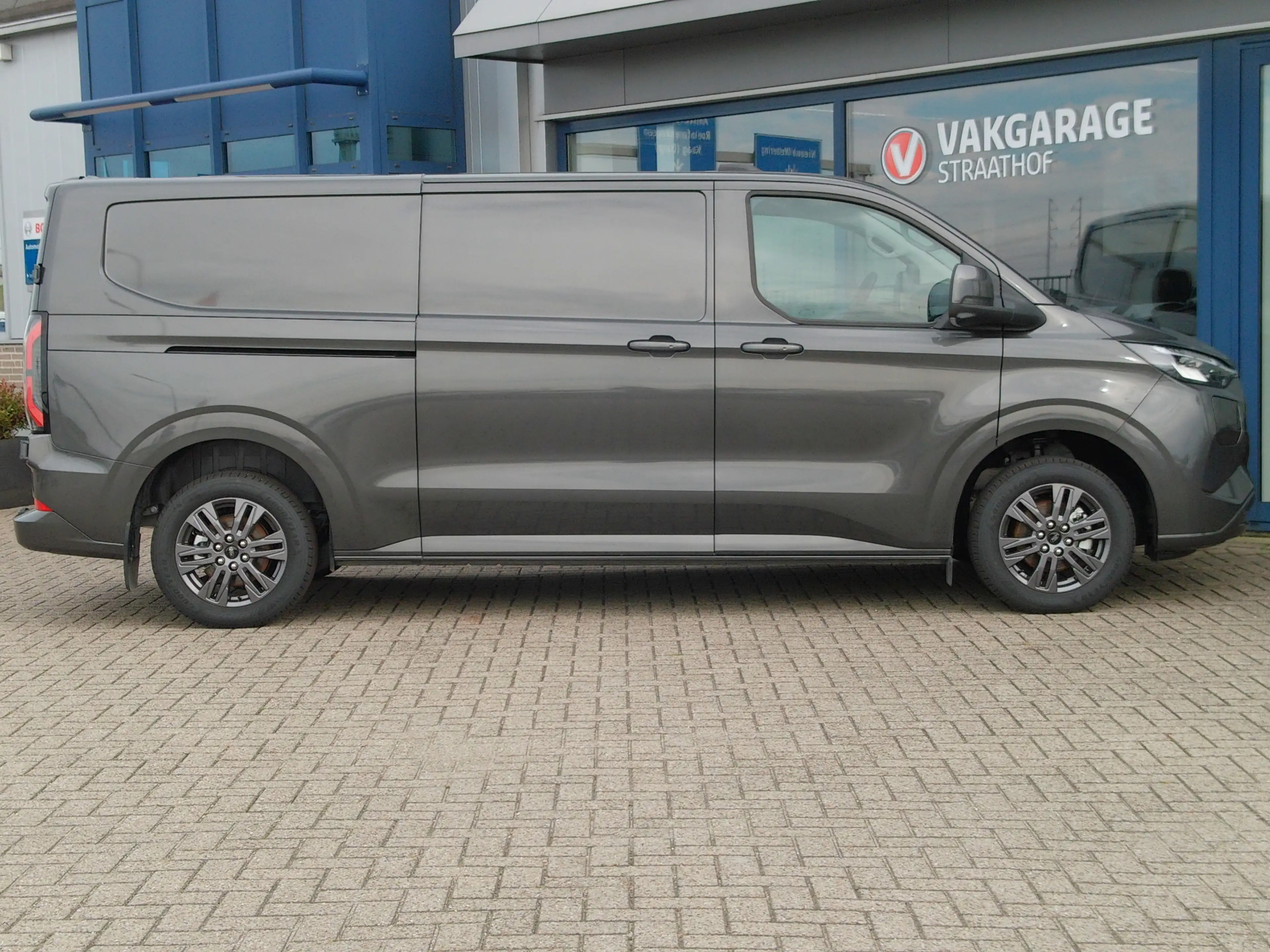 Ford E-Transit Cust. 340 L2H1 Limited 71 kWh, Trekhaak / Carplay — photo 18
