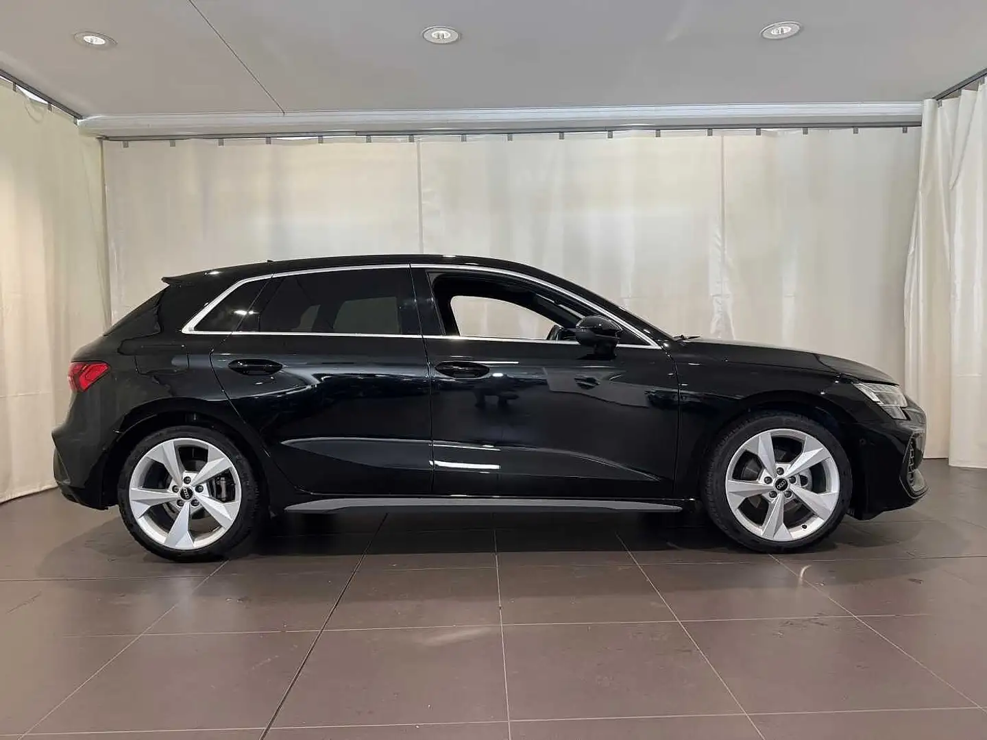 Audi A3 4ª serie SPB 35 TDI S tronic S line edition Nero - 2