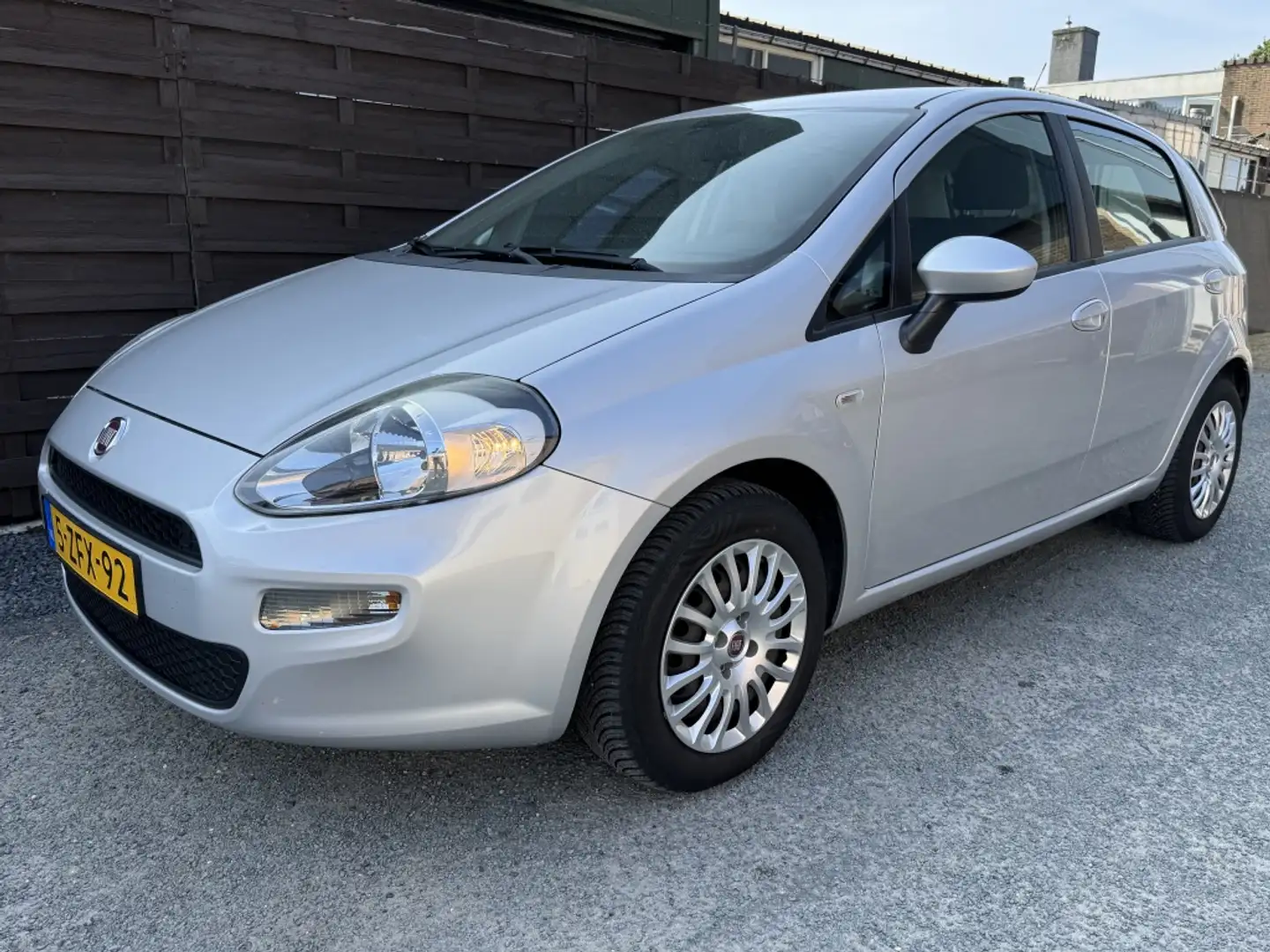 Fiat Punto Evo 1.2 Pop / Airco / Nieuwe APK / Distributie VV. Gris - 2