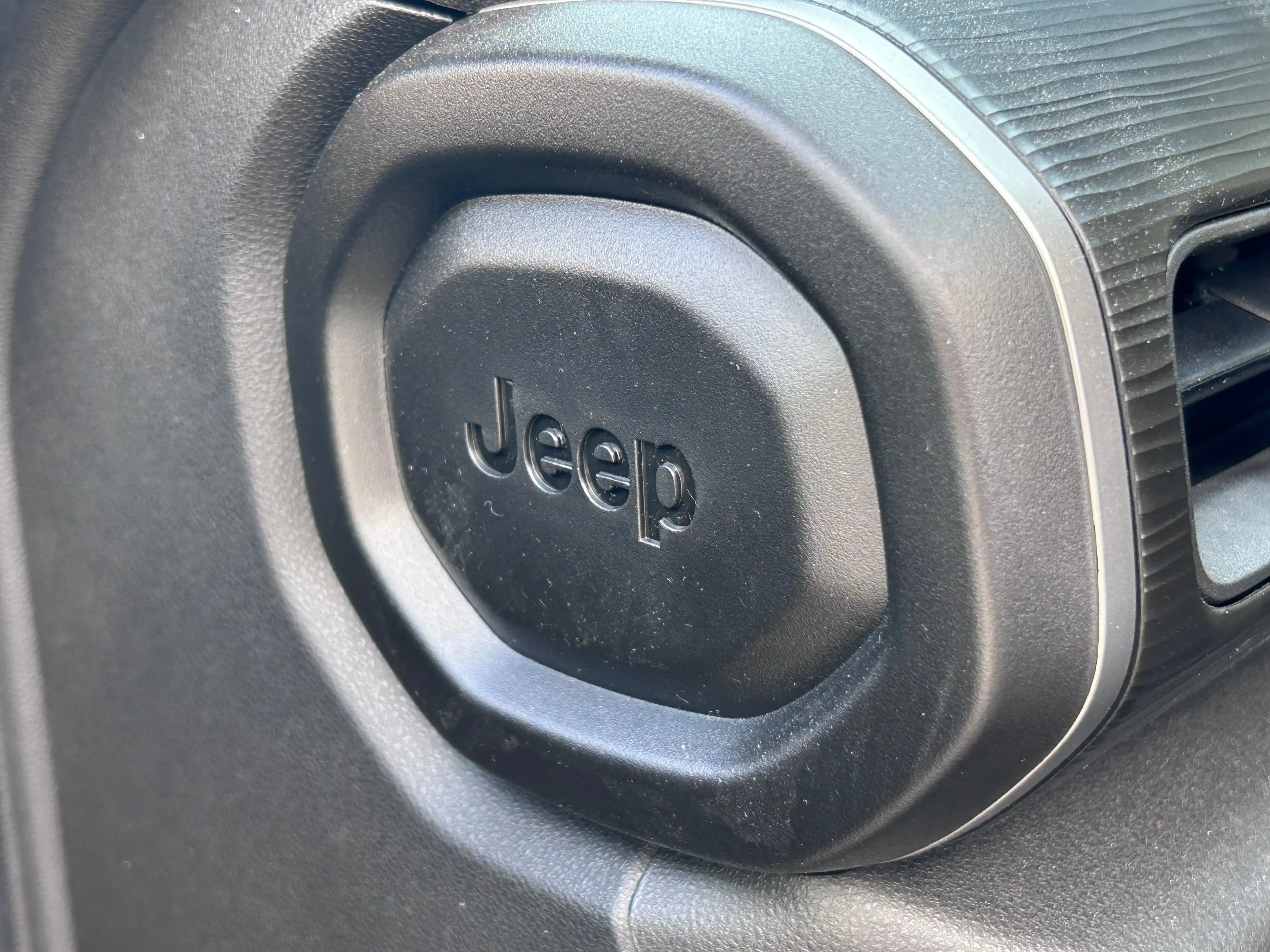 Jeep Avenger Longitude 54 kWh Stoelverwarming | Parkeersensoren — photo 20