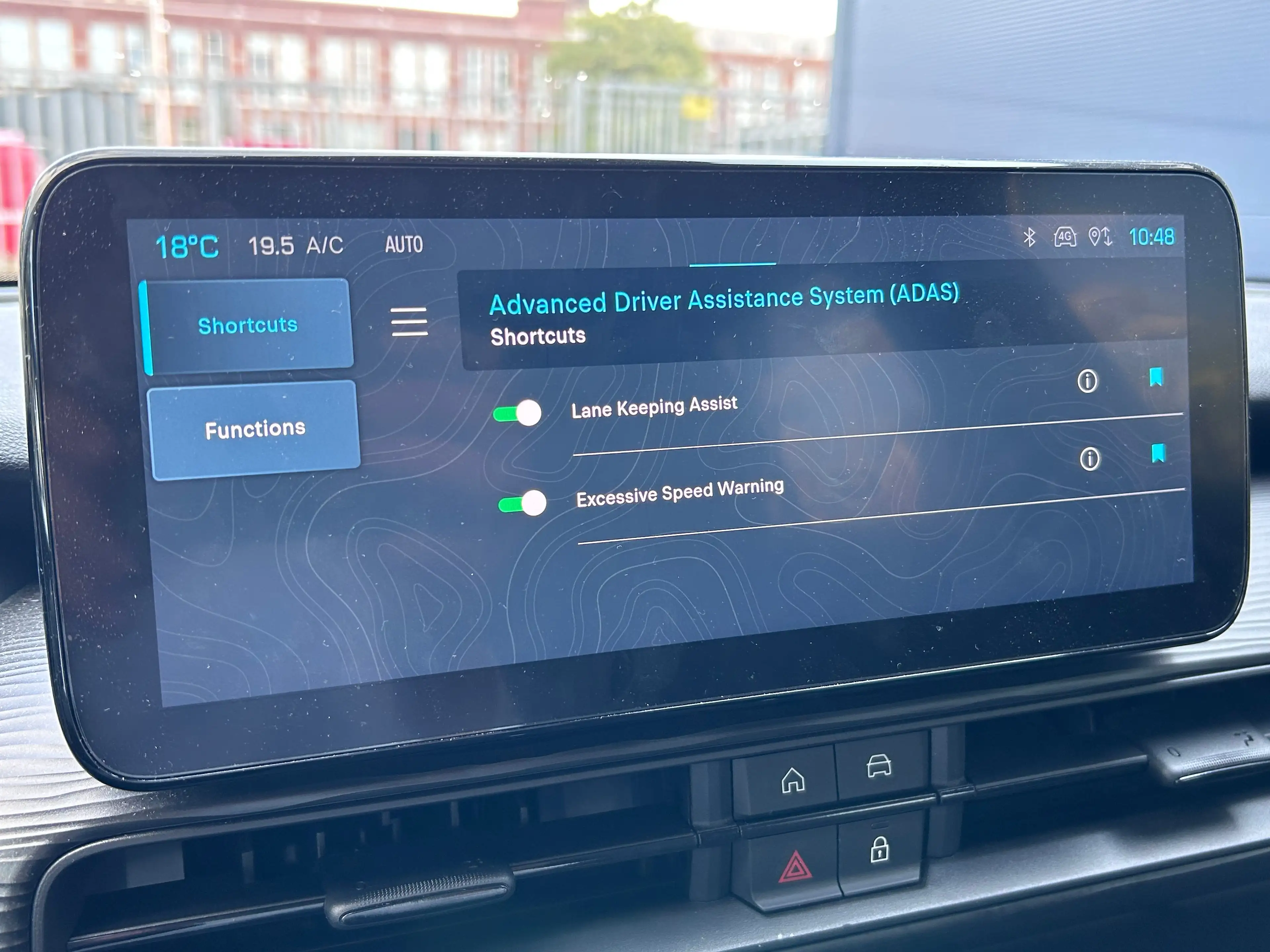 Jeep Avenger Longitude 54 kWh Stoelverwarming | Parkeersensoren — photo 15