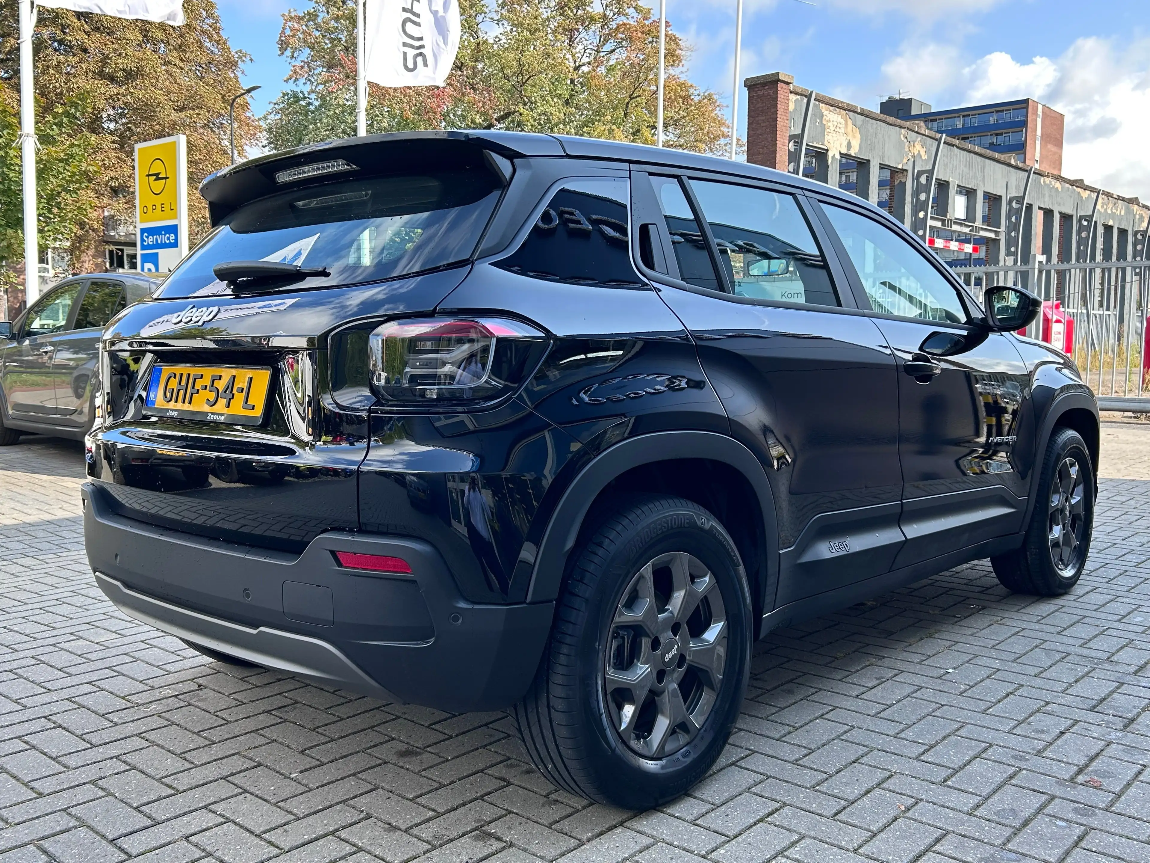 Jeep Avenger Longitude 54 kWh Stoelverwarming | Parkeersensoren — photo 2