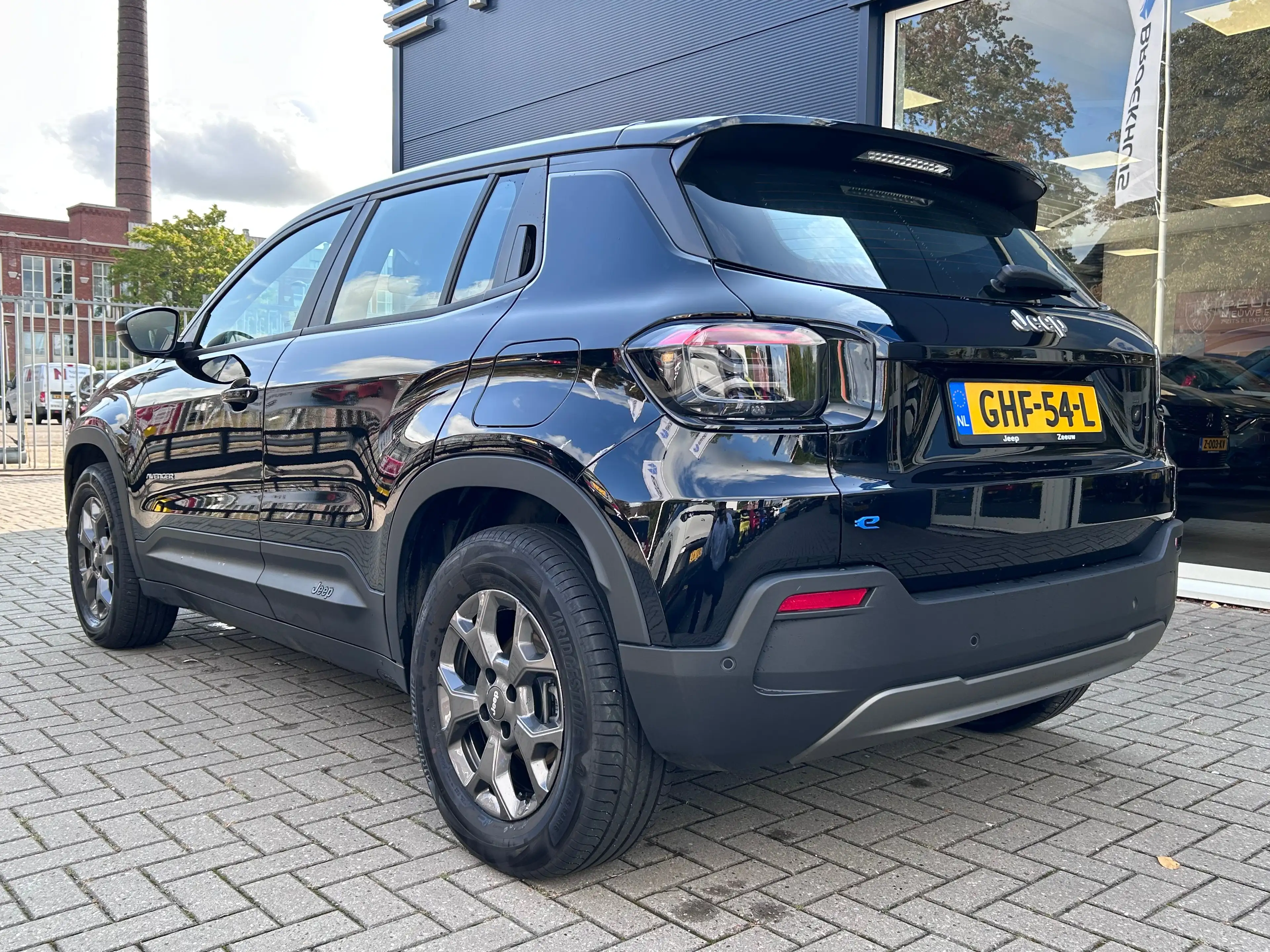 Jeep Avenger Longitude 54 kWh Stoelverwarming | Parkeersensoren — photo 10