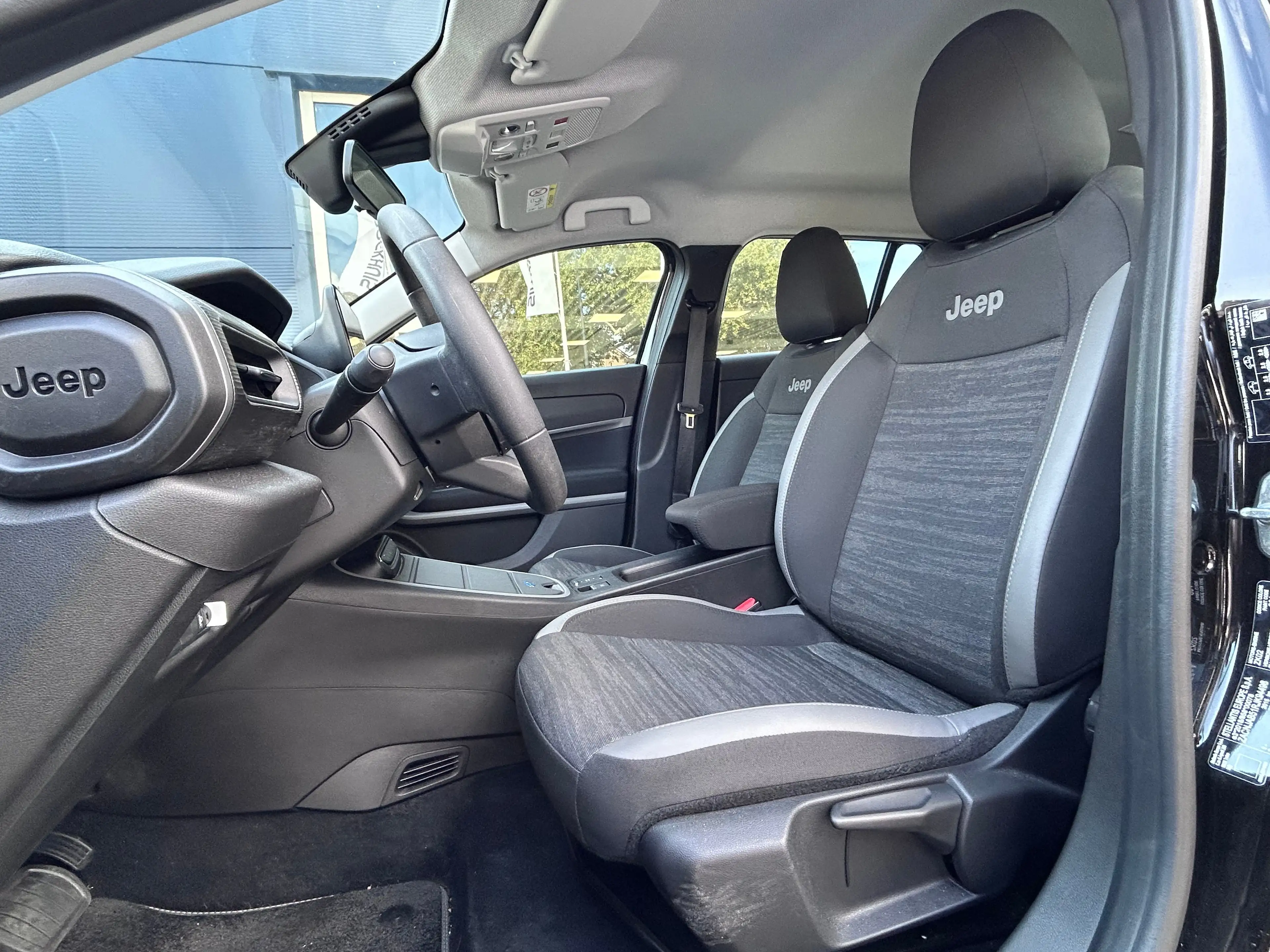 Jeep Avenger Longitude 54 kWh Stoelverwarming | Parkeersensoren — photo 21
