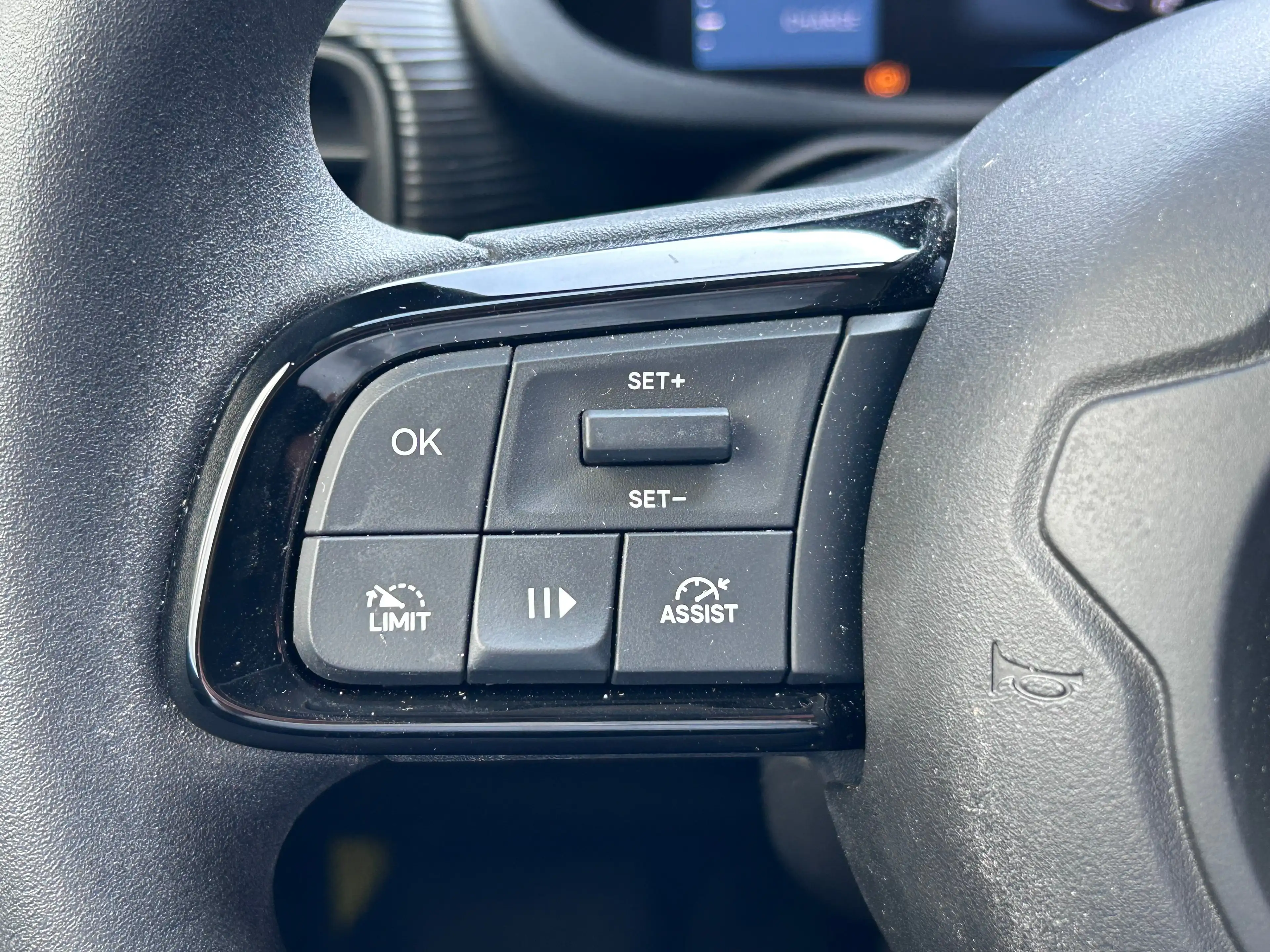 Jeep Avenger Longitude 54 kWh Stoelverwarming | Parkeersensoren — photo 19