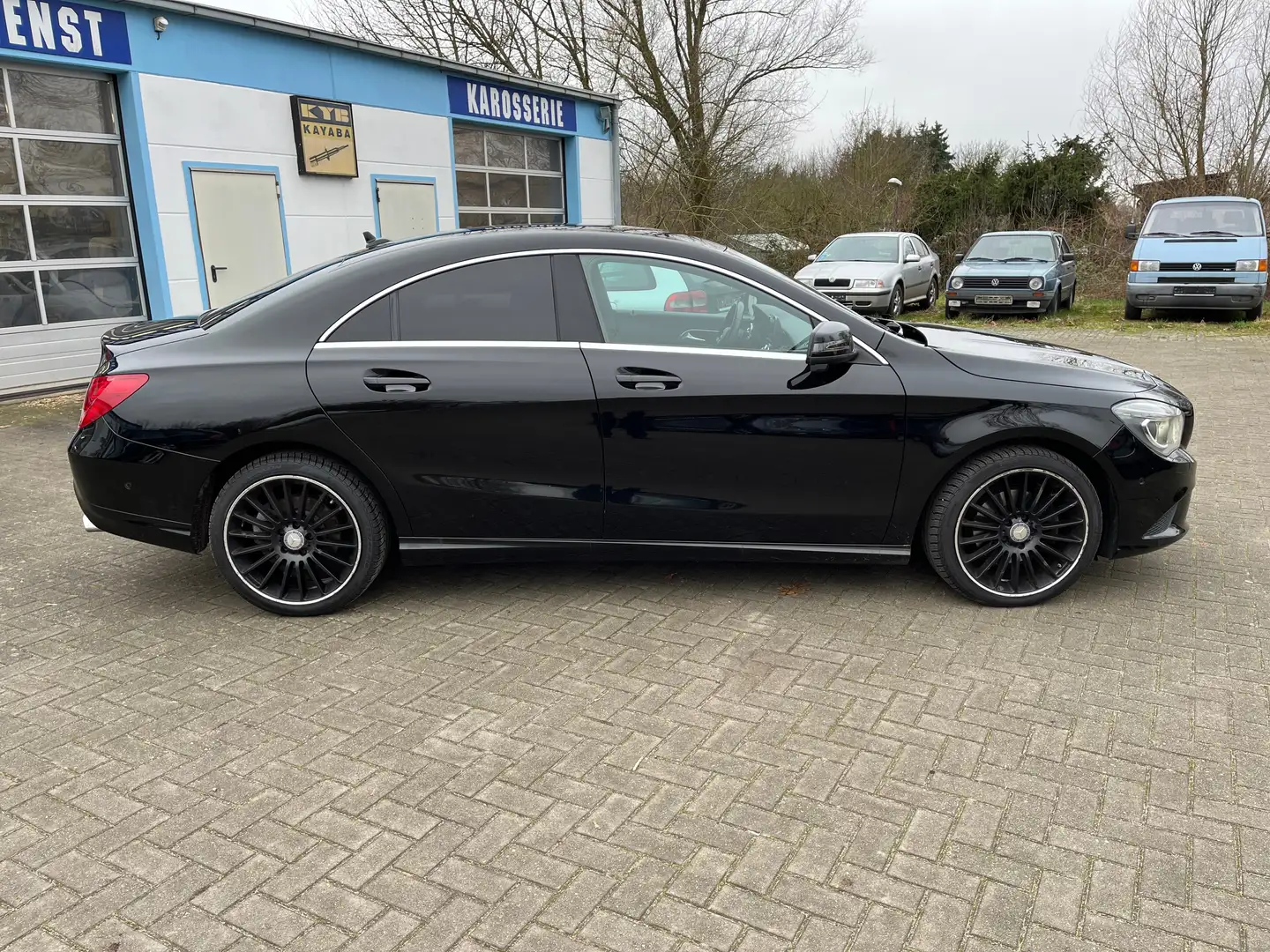 Mercedes-Benz CLA 220 CDI 7G-DCT Urban Black - 2