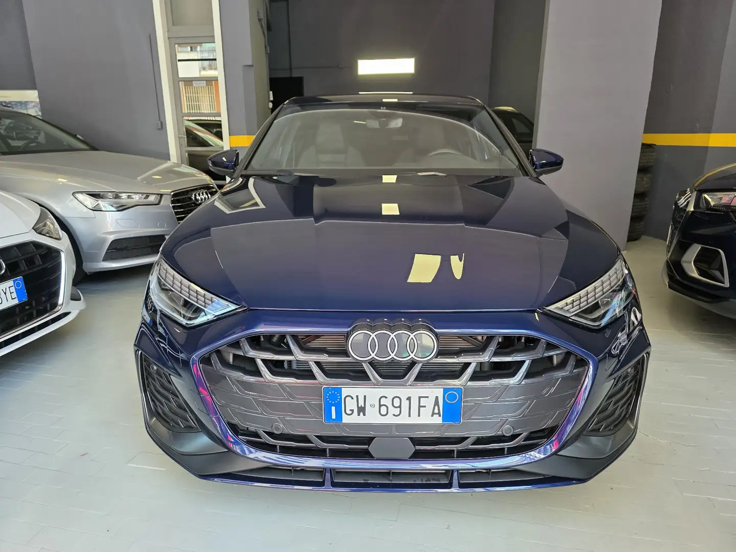 Audi A3 SEDAN KM 4.600 S-LINE EDITION 150CV S-TRONIC TELEC Blu/Azzurro - 1