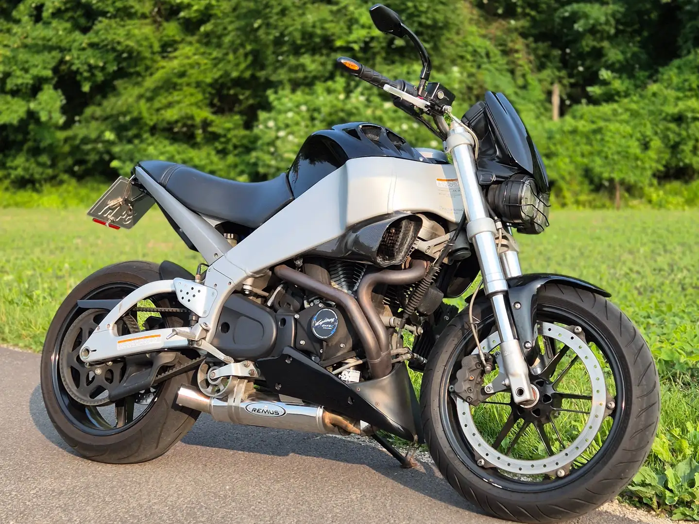 Buell XB 9 SX - REMUS Auspuff - R&R Heck - Carbon Lufteinlass Schwarz - 2