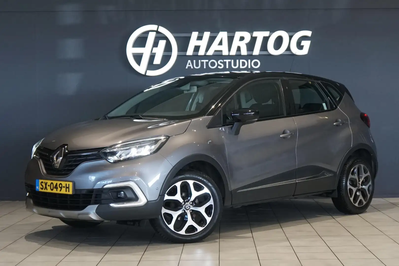 Renault Captur 0.9 TCe Intens + CAMERA / LED / TREKHAAK / NAVIGAT Grijs - 1