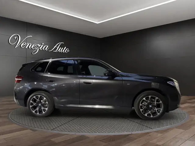 BMW X3 view 10