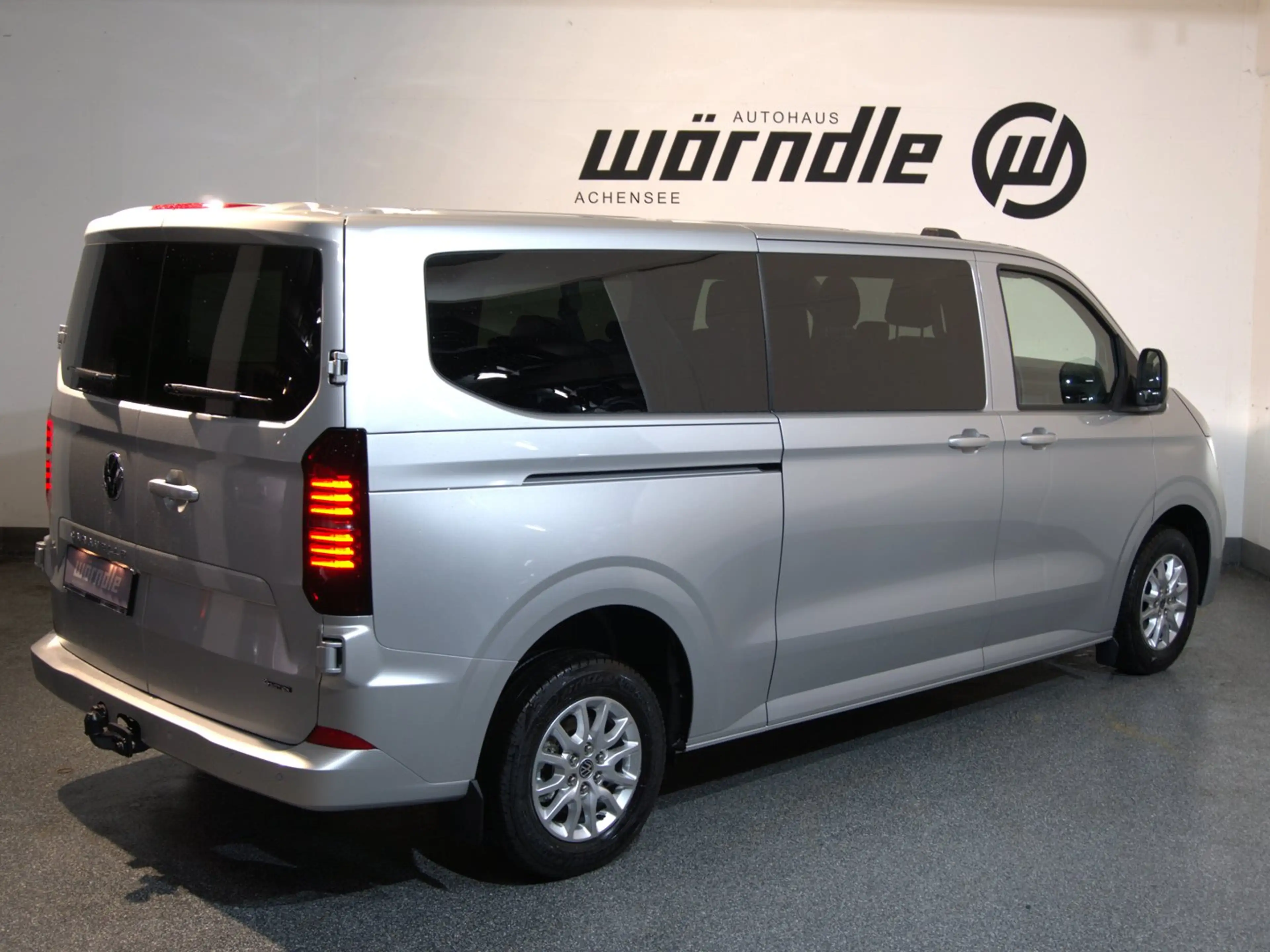 Volkswagen T7 Caravelle VW T7 Caravelle Life LR TDI 4MOTION — photo 2