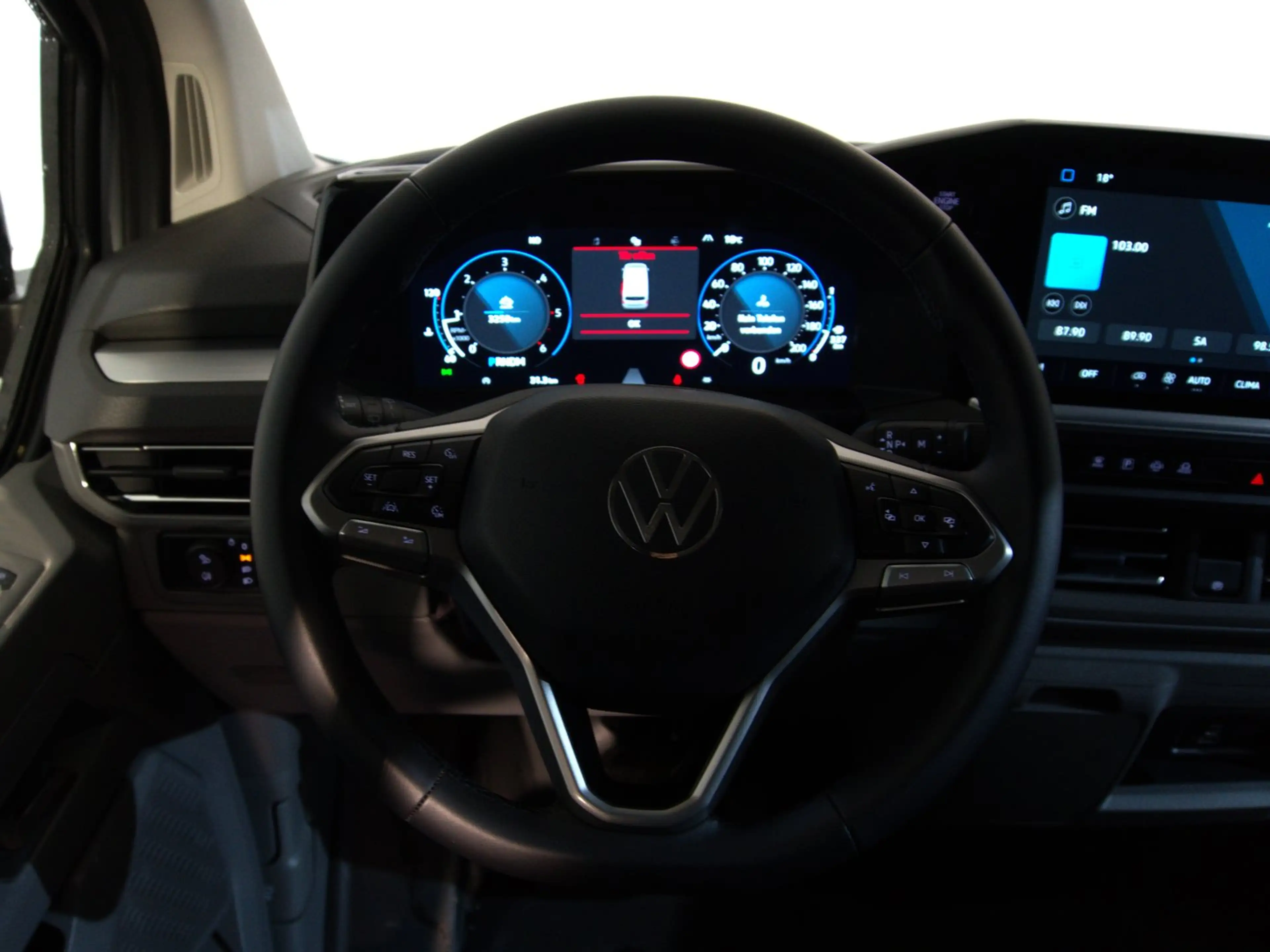 Volkswagen T7 Caravelle VW T7 Caravelle Life LR TDI 4MOTION — photo 10