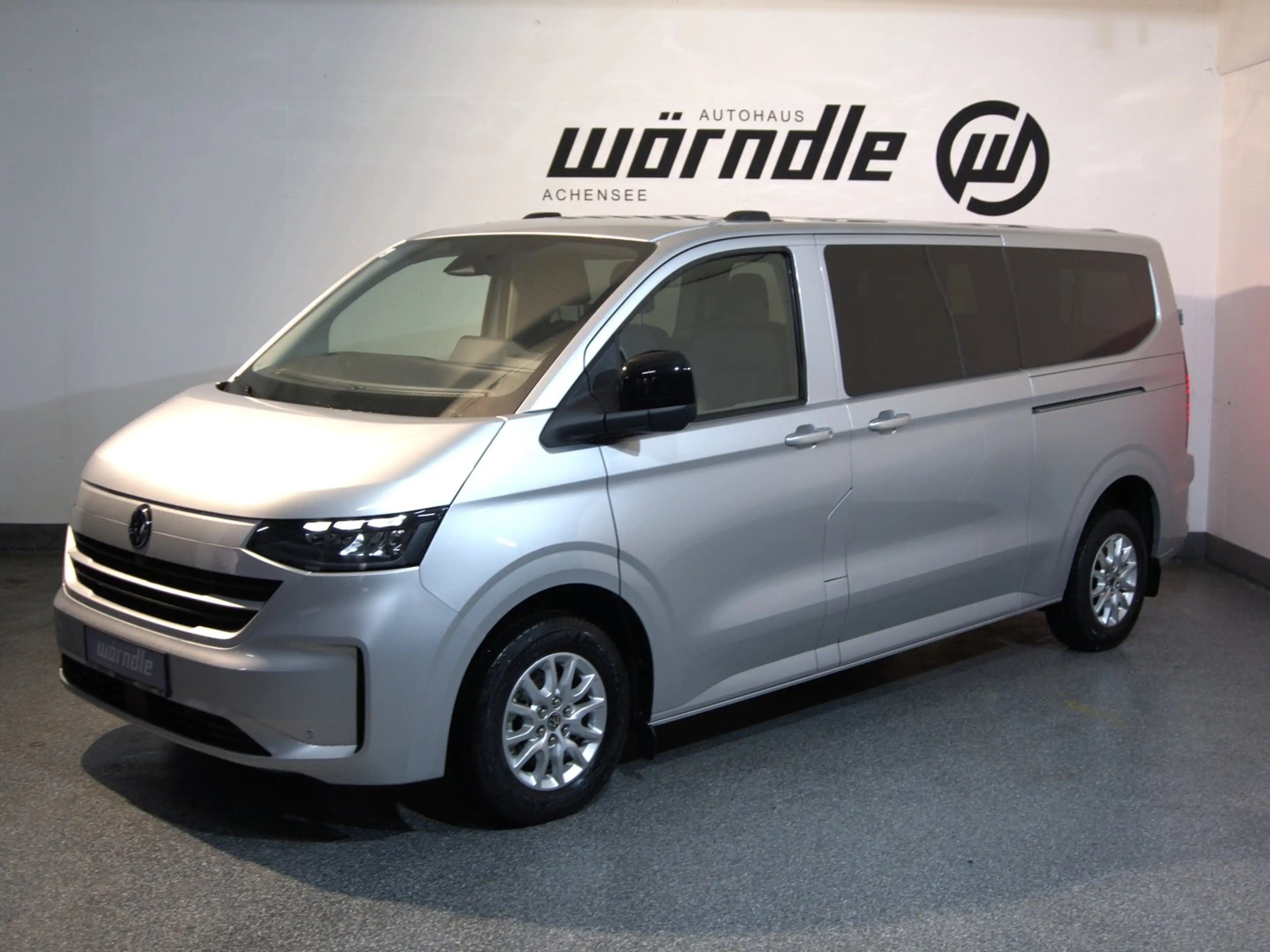 Volkswagen T7 Caravelle VW T7 Caravelle Life LR TDI 4MOTION