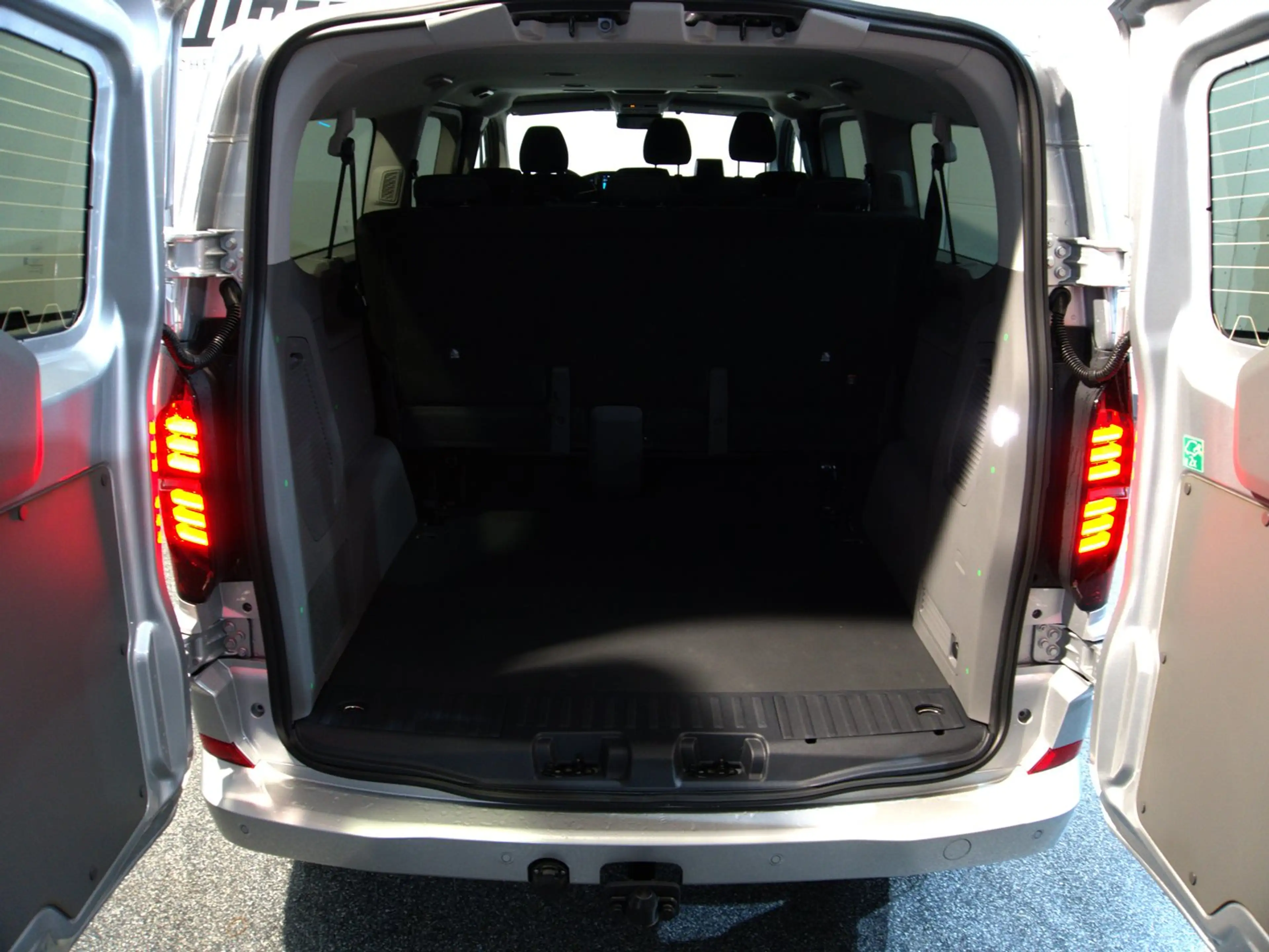 Volkswagen T7 Caravelle VW T7 Caravelle Life LR TDI 4MOTION — photo 13