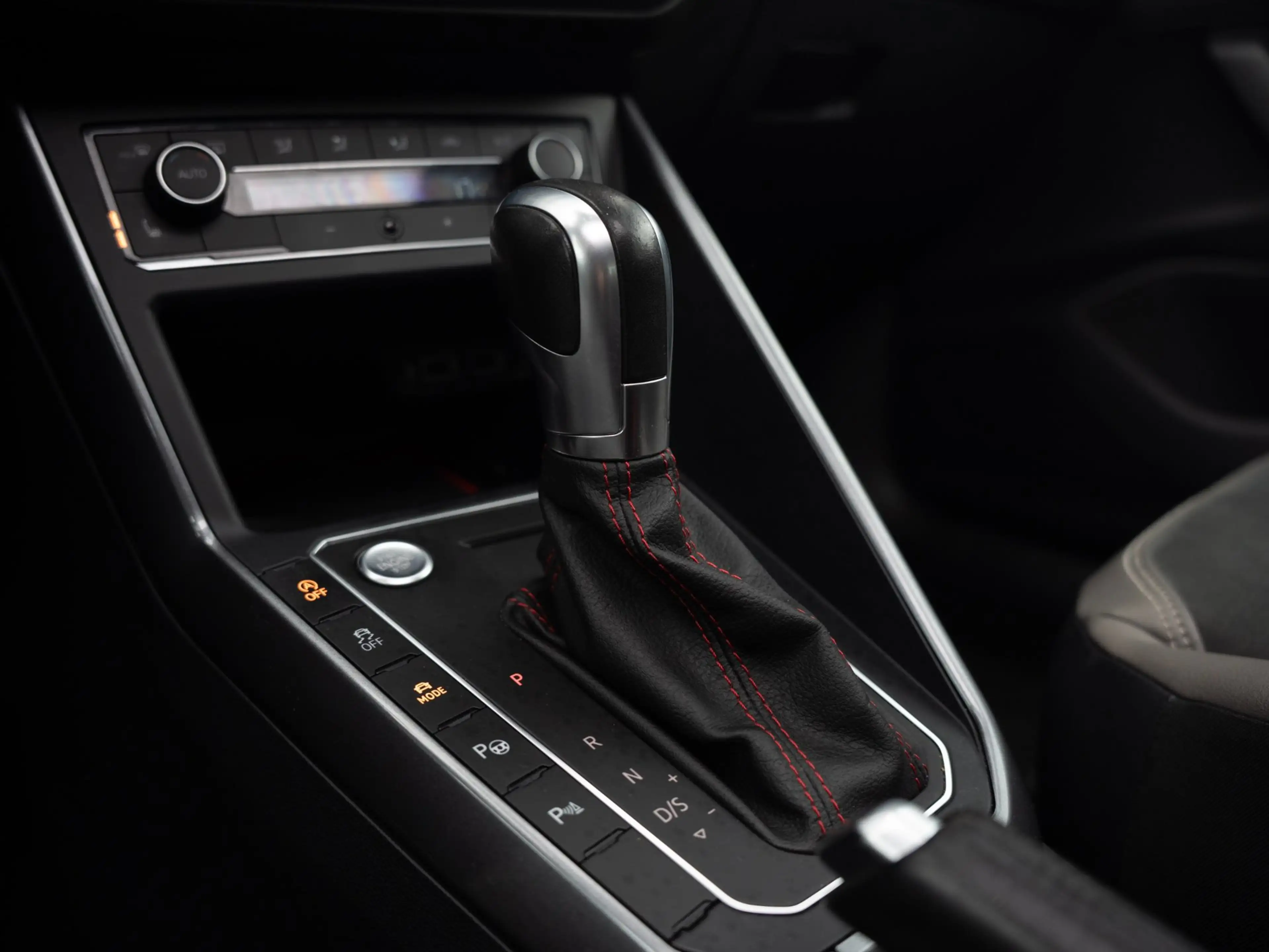 Volkswagen Polo GTI 2.0 TSI DSG|Pano|200PK|Camera|Led koplampen — photo 16