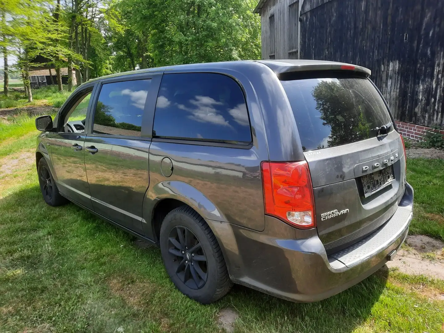 Dodge Grand Caravan / 7-sitzer mit LPG-Gas Gris - 2