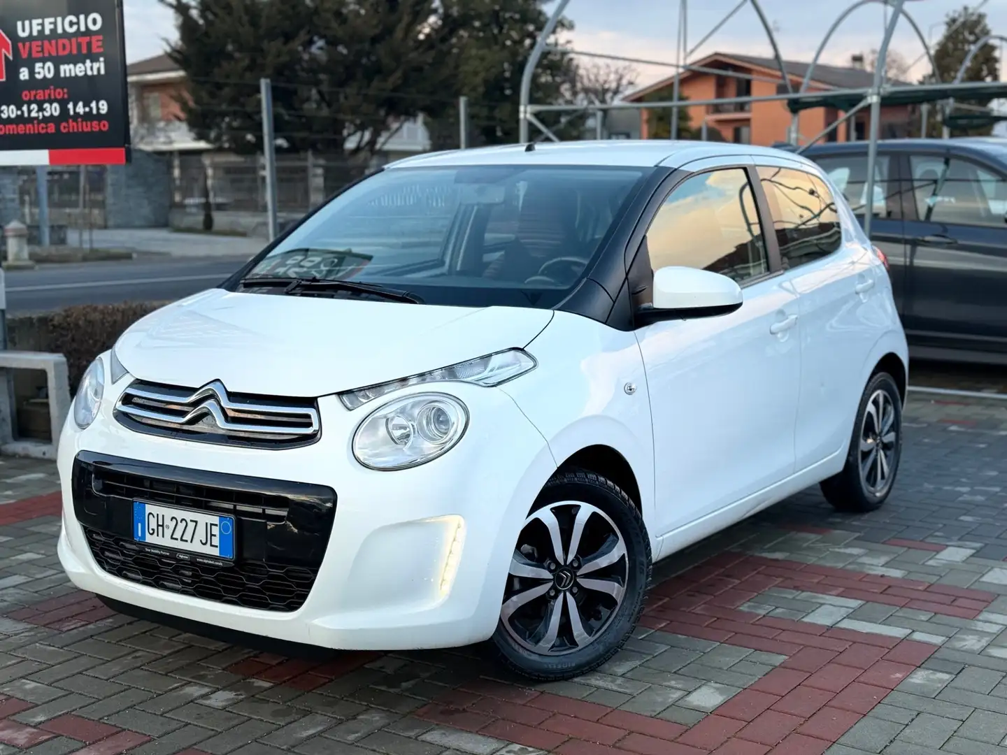 Citroen C1 C1 Airscape VTi 72 S&S 5 porte Shine Bianco - 2