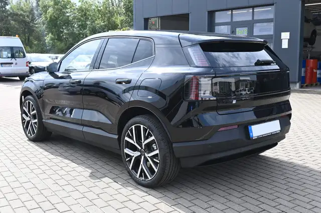 Volvo Ex30 view 3