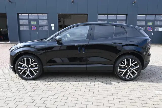 Volvo Ex30 view 2